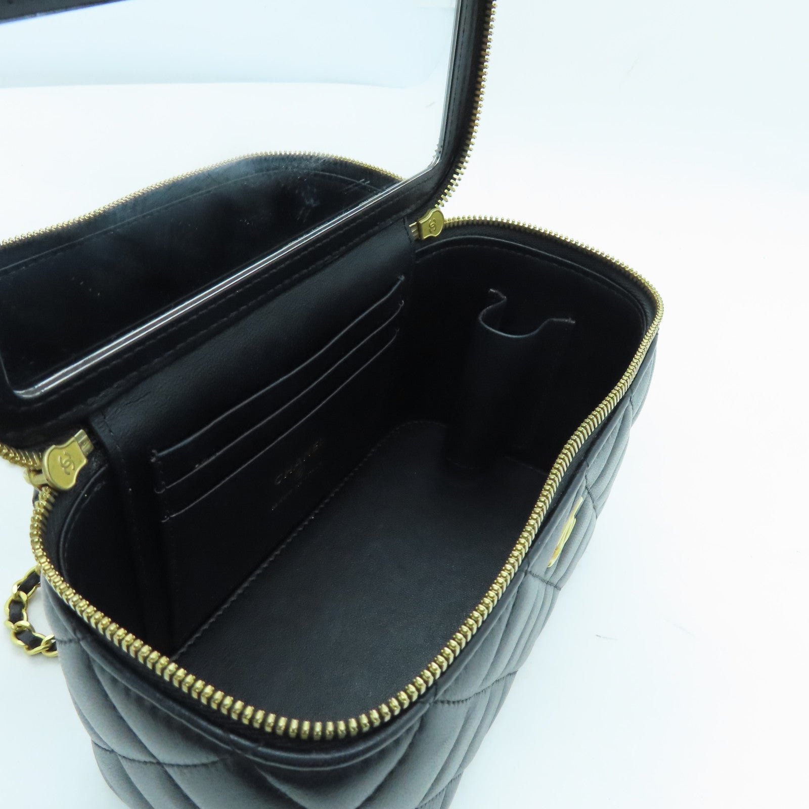 CHANEL rhombic sheepskin leather Chain Shoulder Bag gold buckle chain shoulder bag black