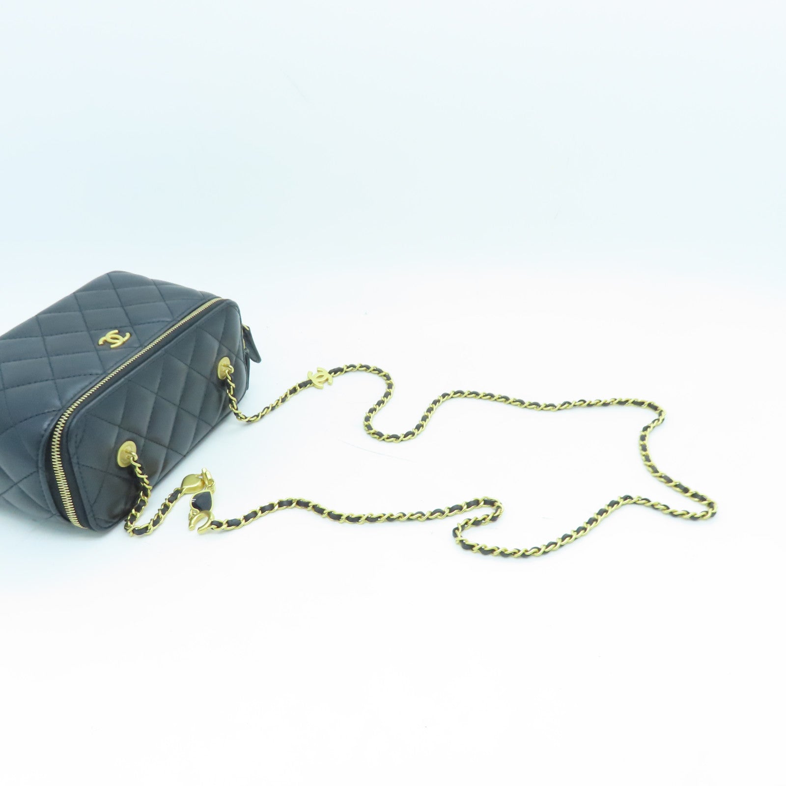 CHANEL rhombic sheepskin leather Chain Shoulder Bag gold buckle chain shoulder bag black