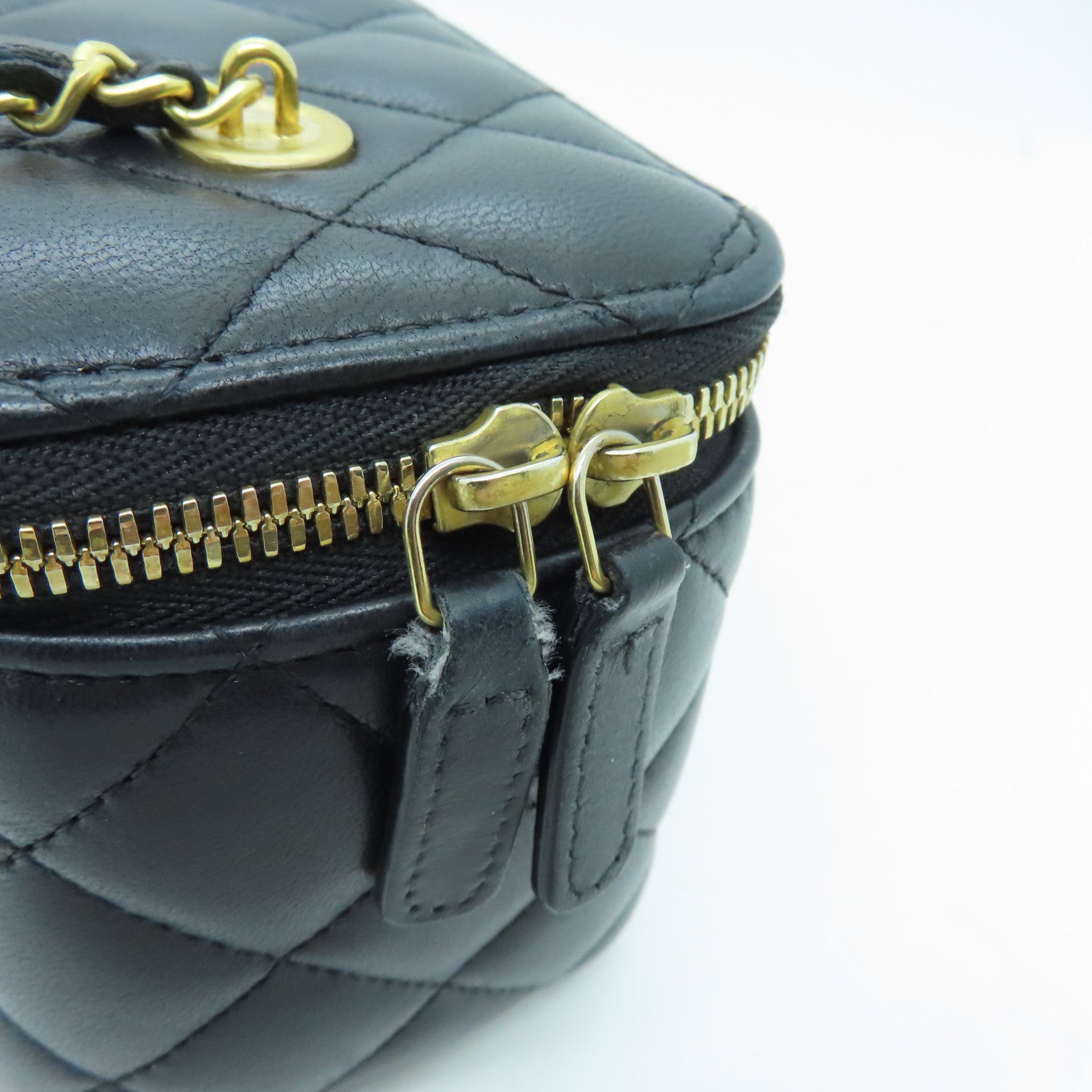CHANEL rhombic sheepskin leather Chain Shoulder Bag gold buckle chain shoulder bag black