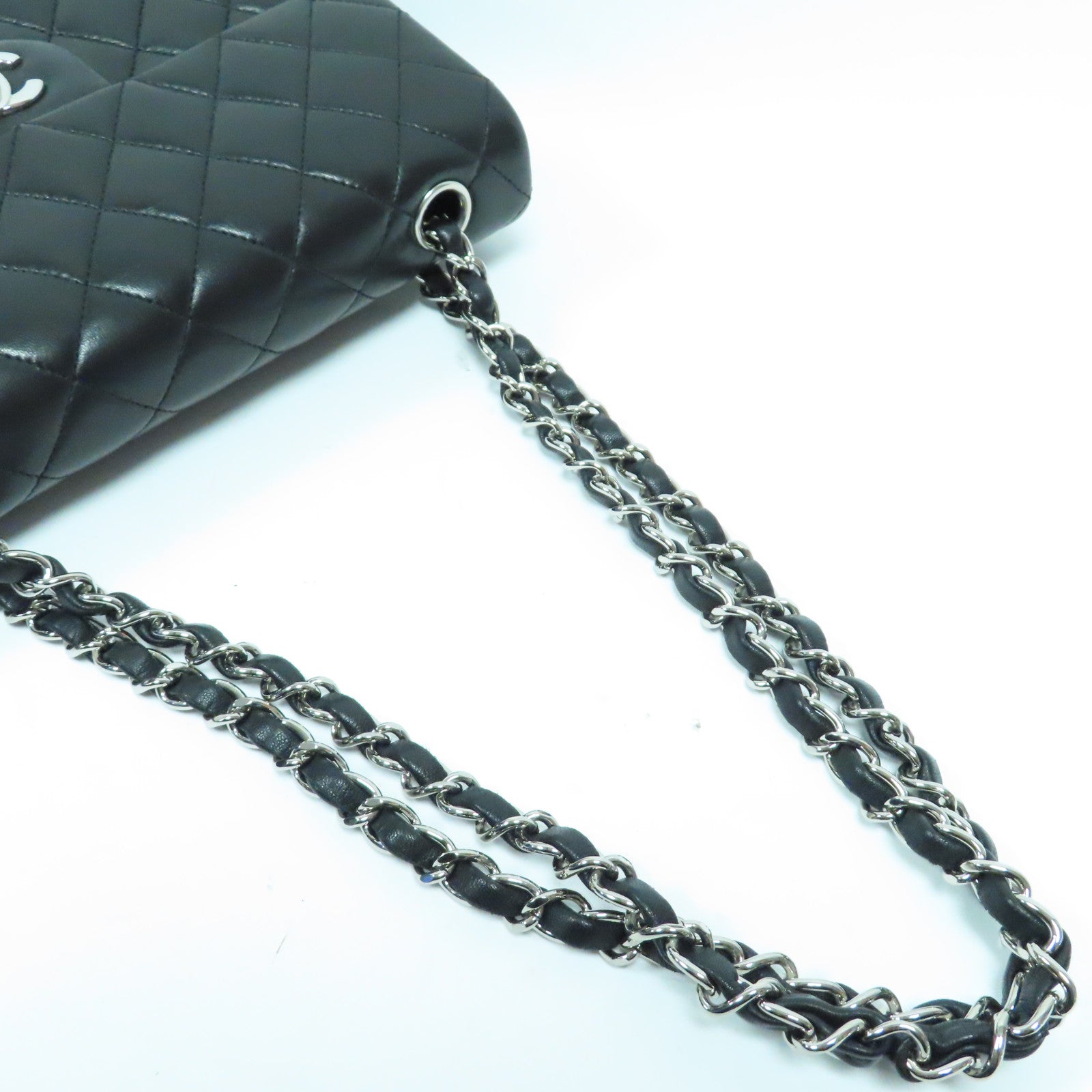 CHANEL 菱格羊皮皮革Classic 23cm銀扣鏈帶肩背袋黑色
