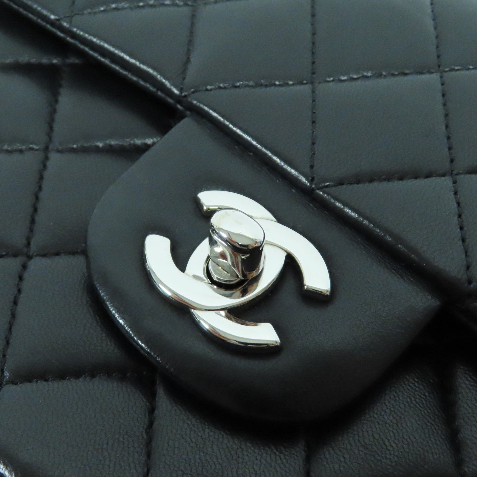 CHANEL 菱格羊皮皮革Classic 23cm銀扣鏈帶肩背袋黑色