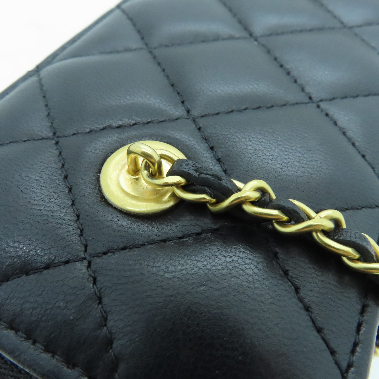 CHANEL rhombic sheepskin leather Chain Shoulder Bag gold buckle chain shoulder bag black