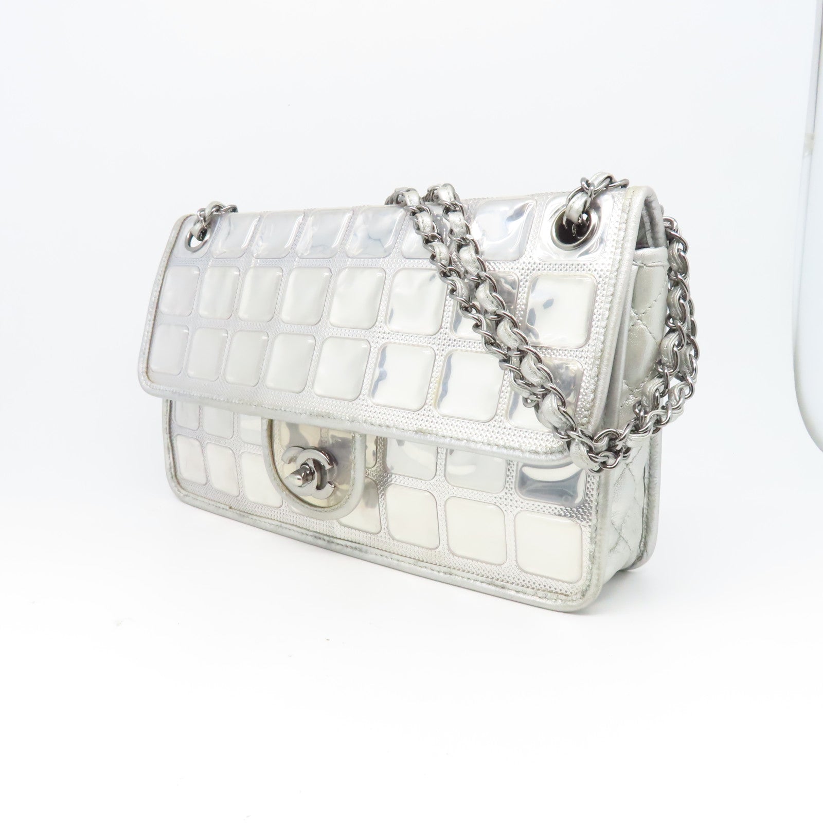 CHANEL 菱格牛皮皮革Chain Shoulder銀扣肩背袋銀色