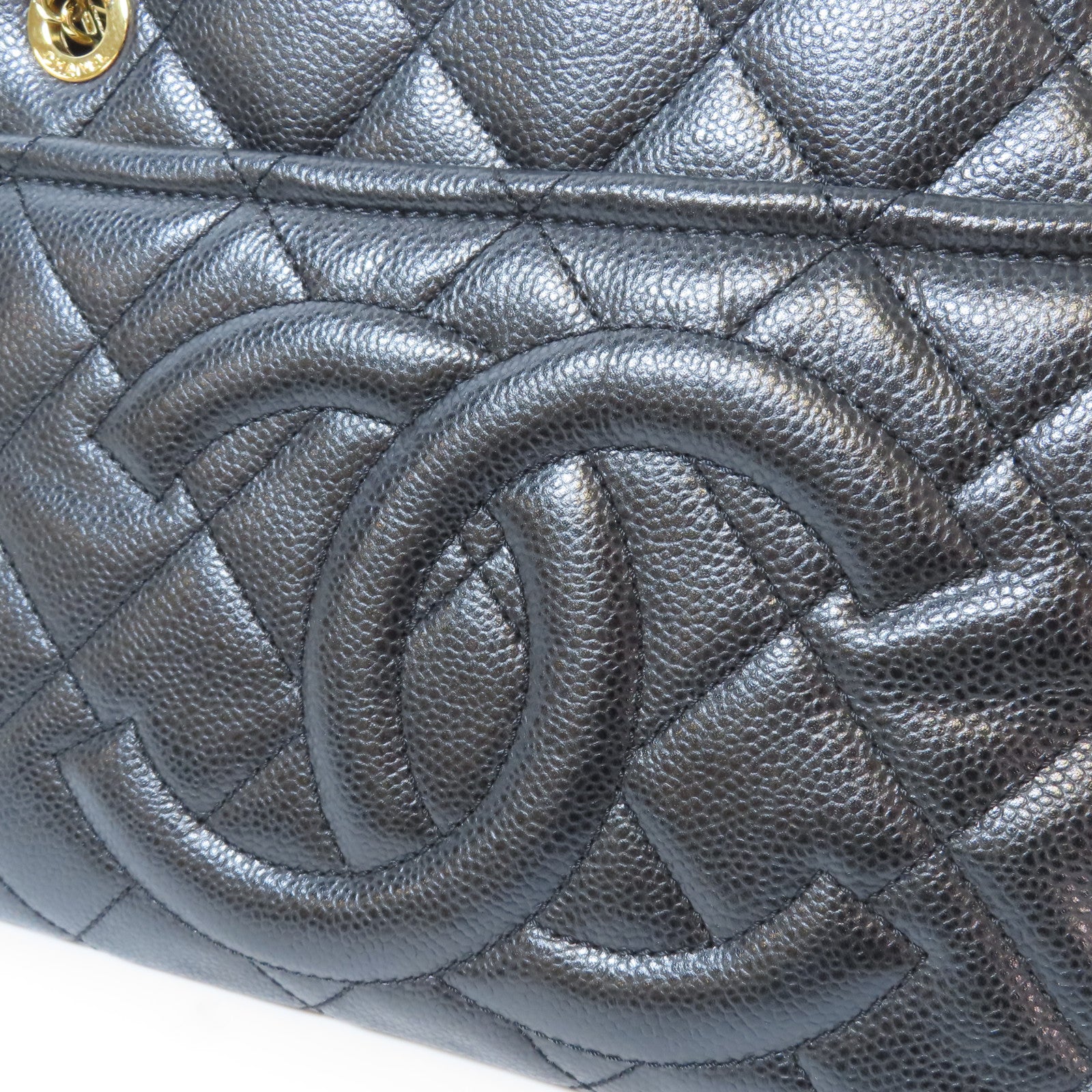 CHANEL 菱格Caviar皮革Chain Tote金扣鏈帶肩背袋黑色