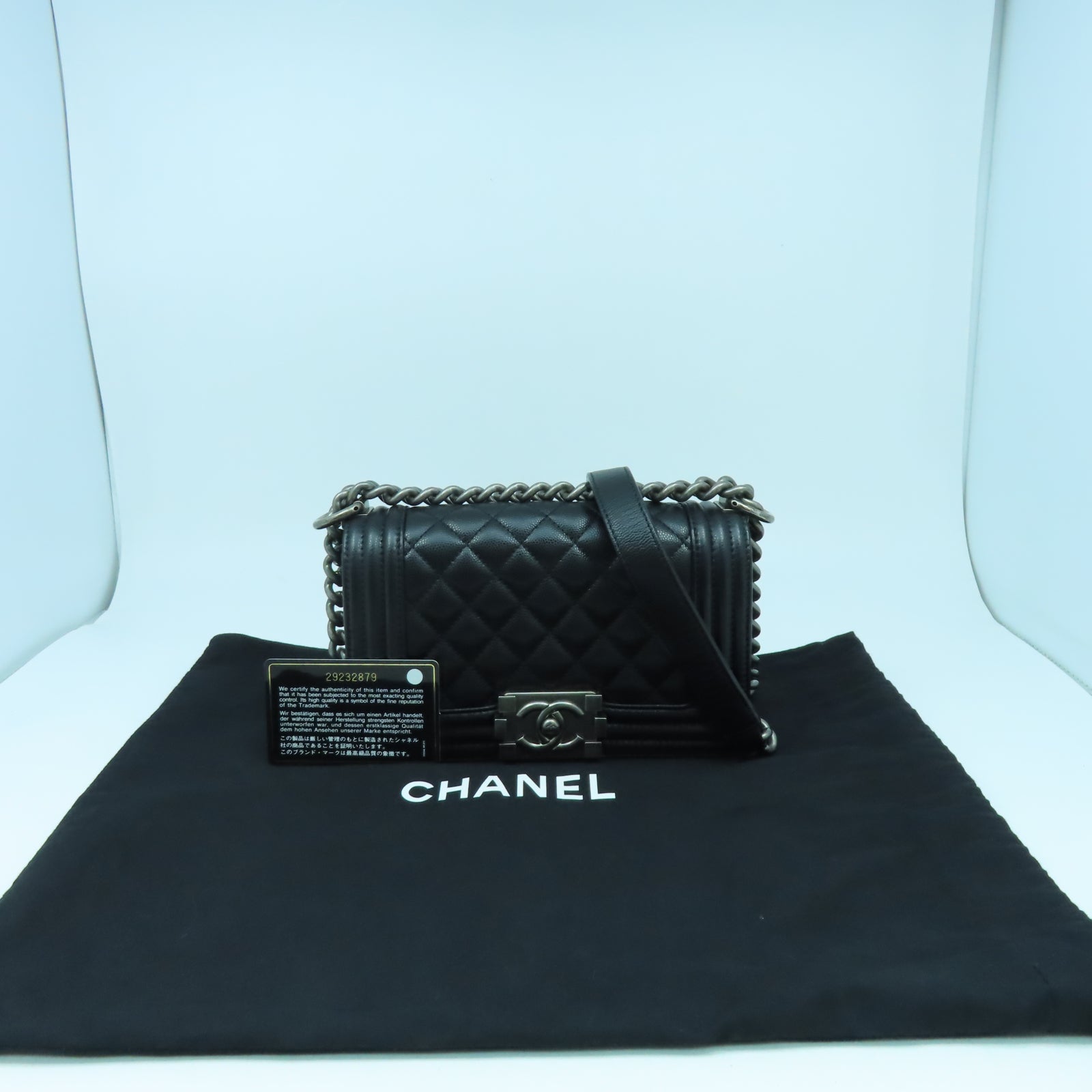 CHANEL 菱格Caviar皮革Boy 20cm銀扣鏈帶肩背袋黑色