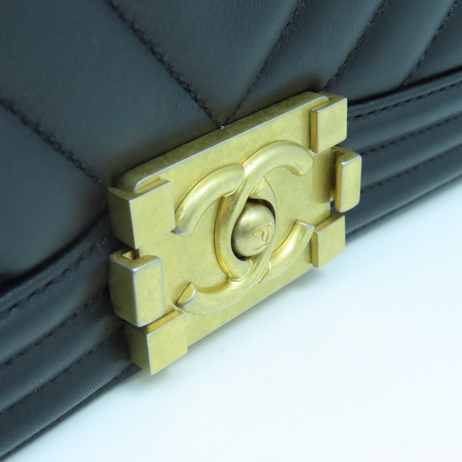 CHANEL 斜纹Boy Chanel金扣链带肩背袋黑色