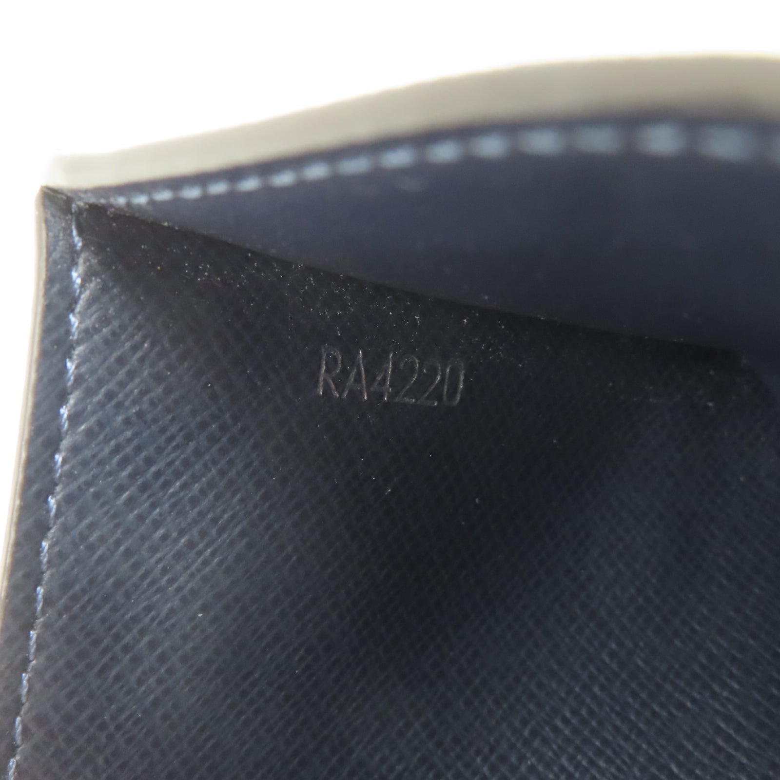 LOUIS VUITTON Taiga皮革Amerigo Wallet錢包深藍色