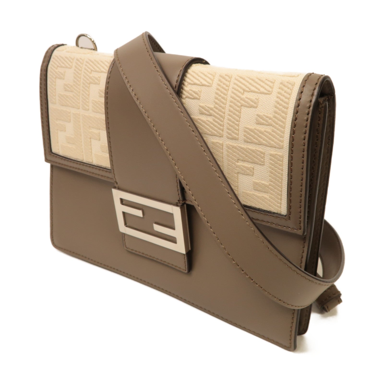 FENDI 帆布/牛皮皮革Flat Baguette Shoulder Bag銀扣肩背袋米色/灰色