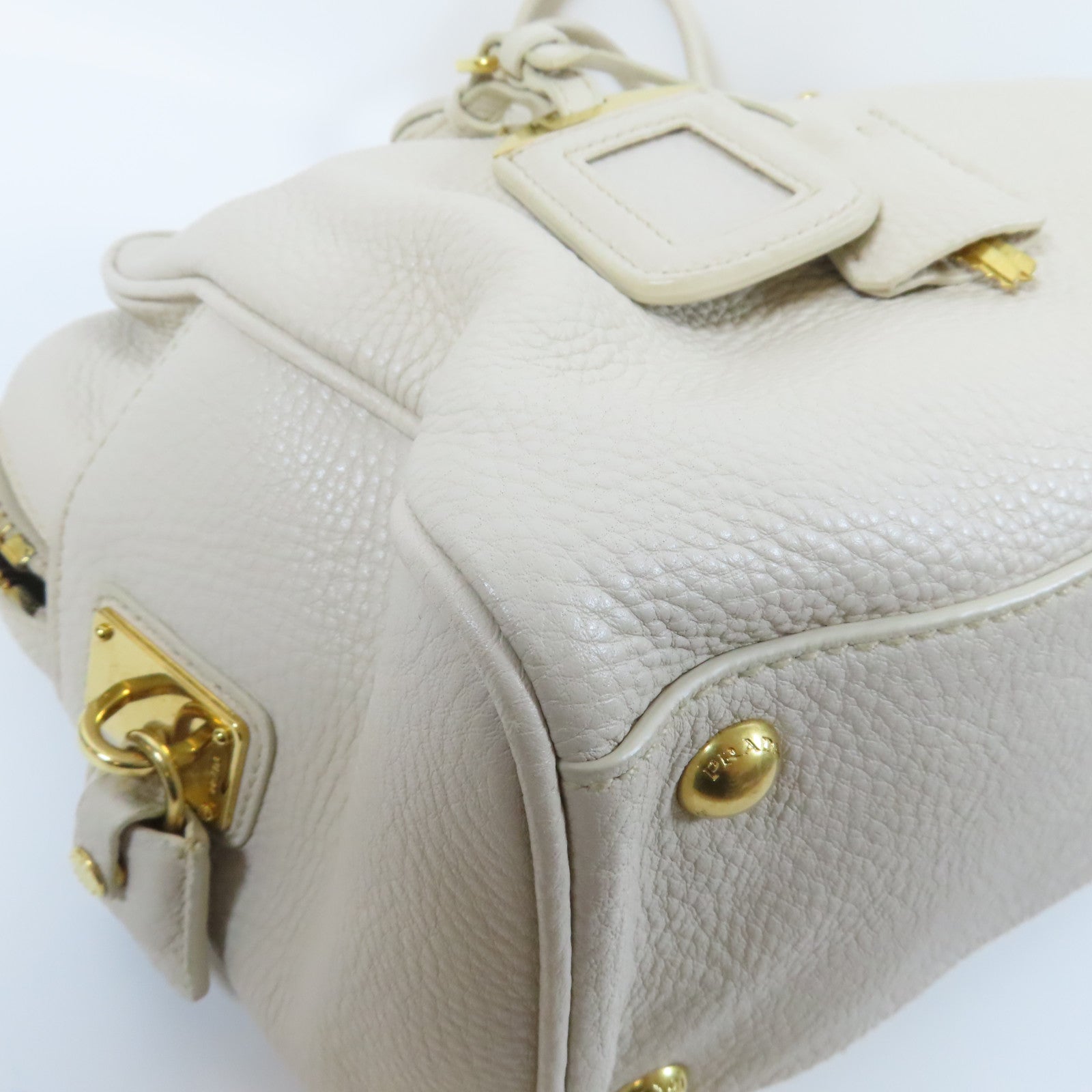 PRADA 牛皮皮革Shoulder Bag金扣鏈帶肩背袋米色
