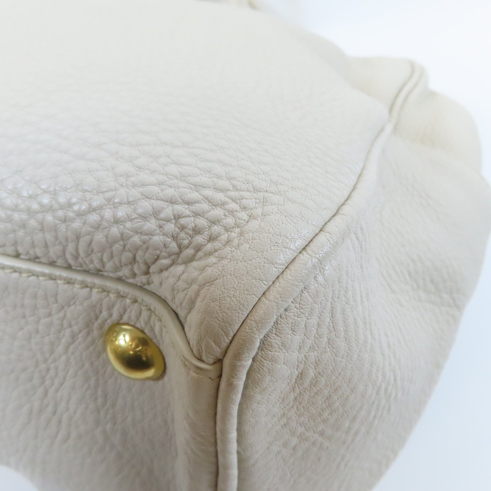 PRADA 牛皮皮革Shoulder Bag金扣鏈帶肩背袋米色