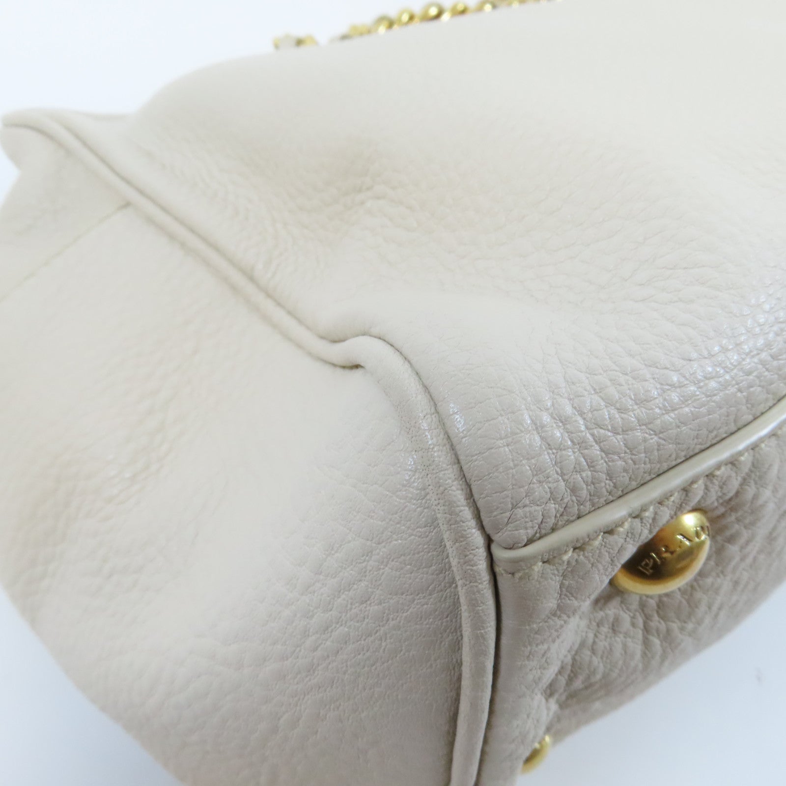 PRADA 牛皮皮革Shoulder Bag金扣鏈帶肩背袋米色