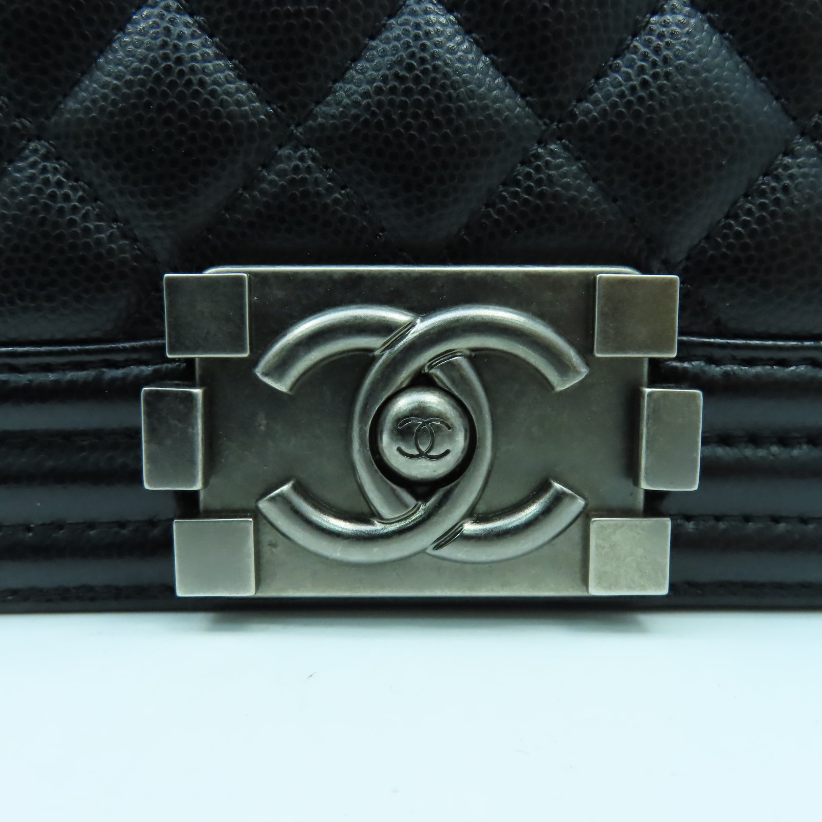 CHANEL 菱格Caviar皮革Boy 20cm銀扣鏈帶肩背袋黑色