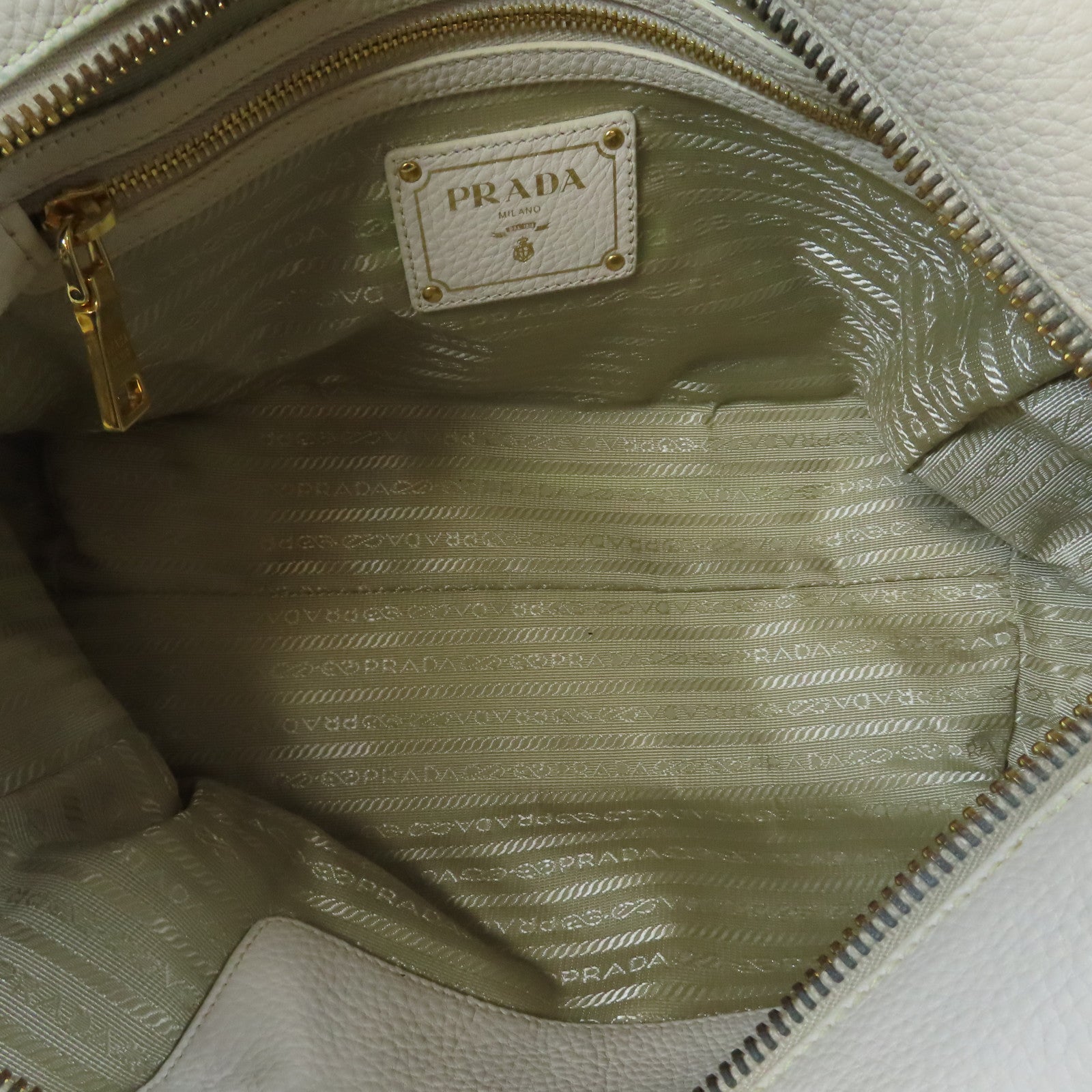 PRADA 牛皮皮革Shoulder Bag金扣鏈帶肩背袋米色