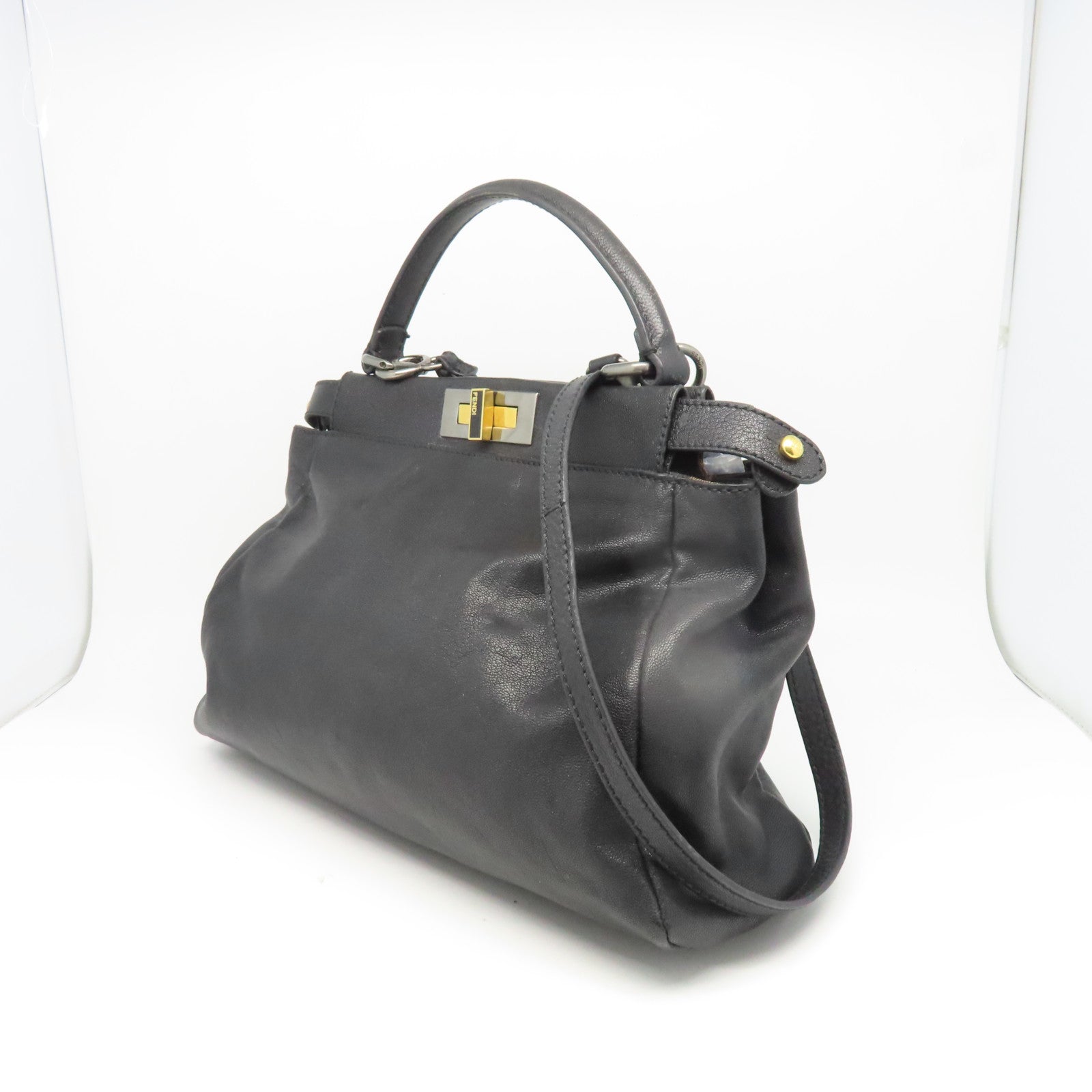 FENDI 牛皮皮革Peekaboo金扣肩背袋黑色