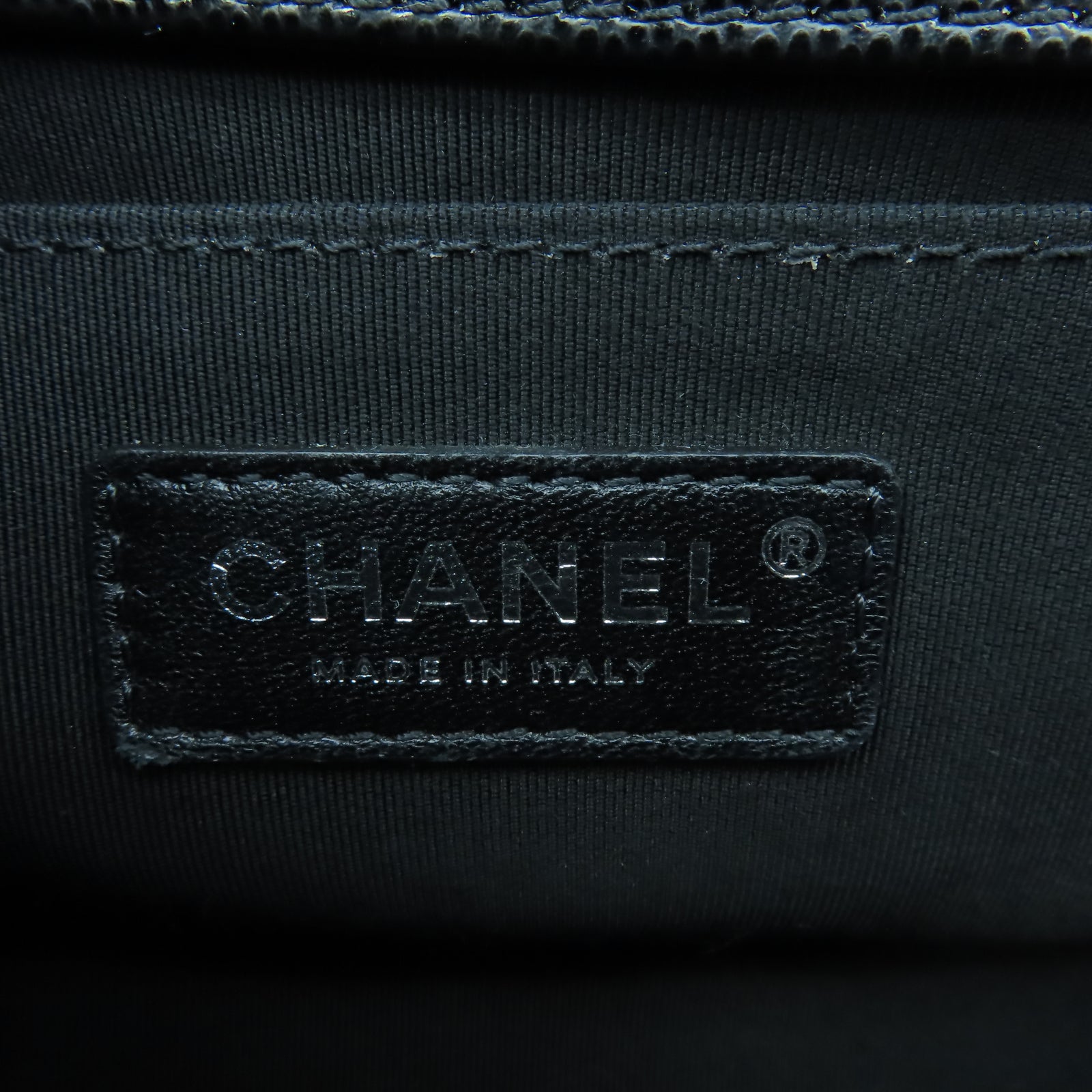 CHANEL 菱格Caviar皮革Boy 20cm銀扣鏈帶肩背袋黑色