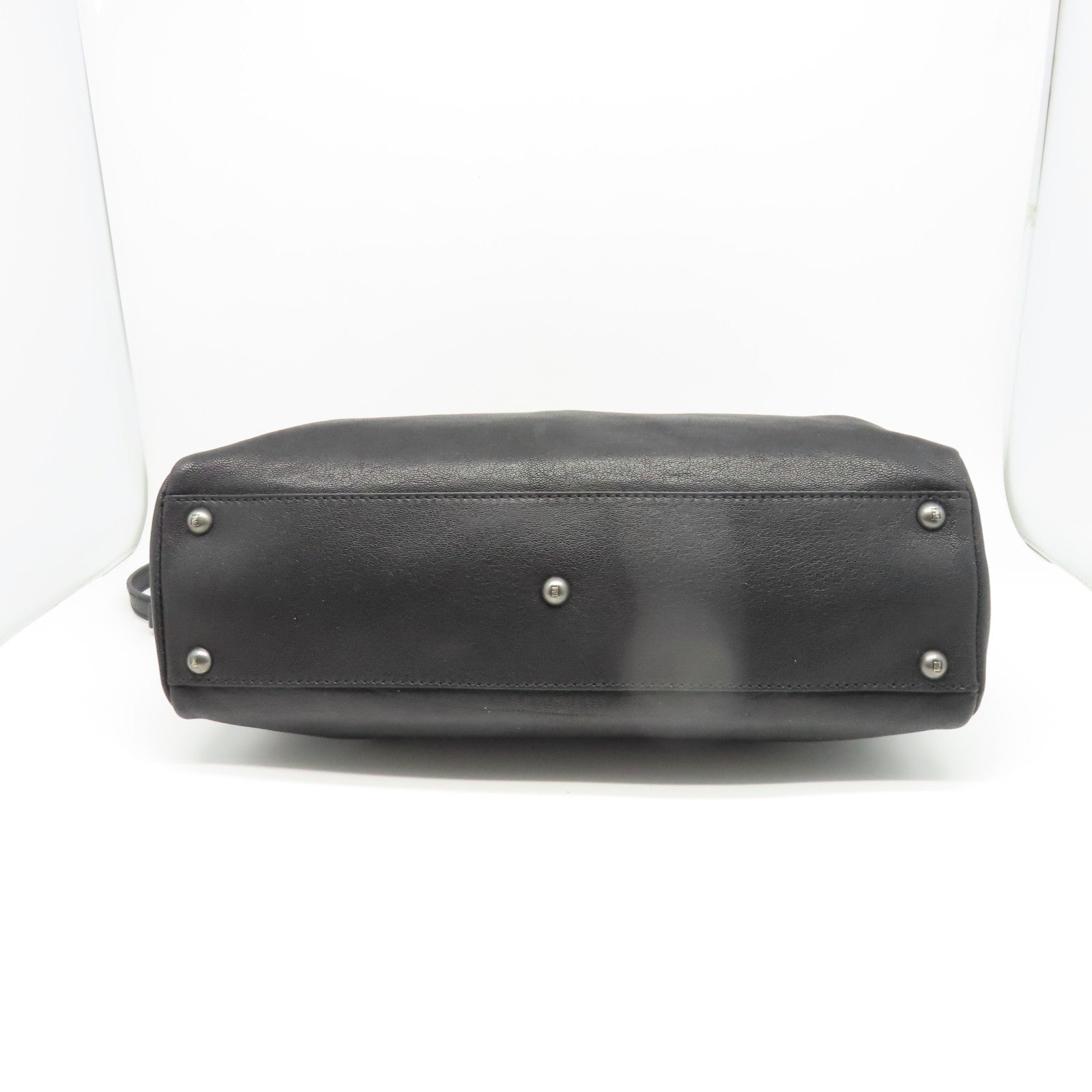 FENDI 牛皮皮革Peekaboo金扣肩背袋黑色