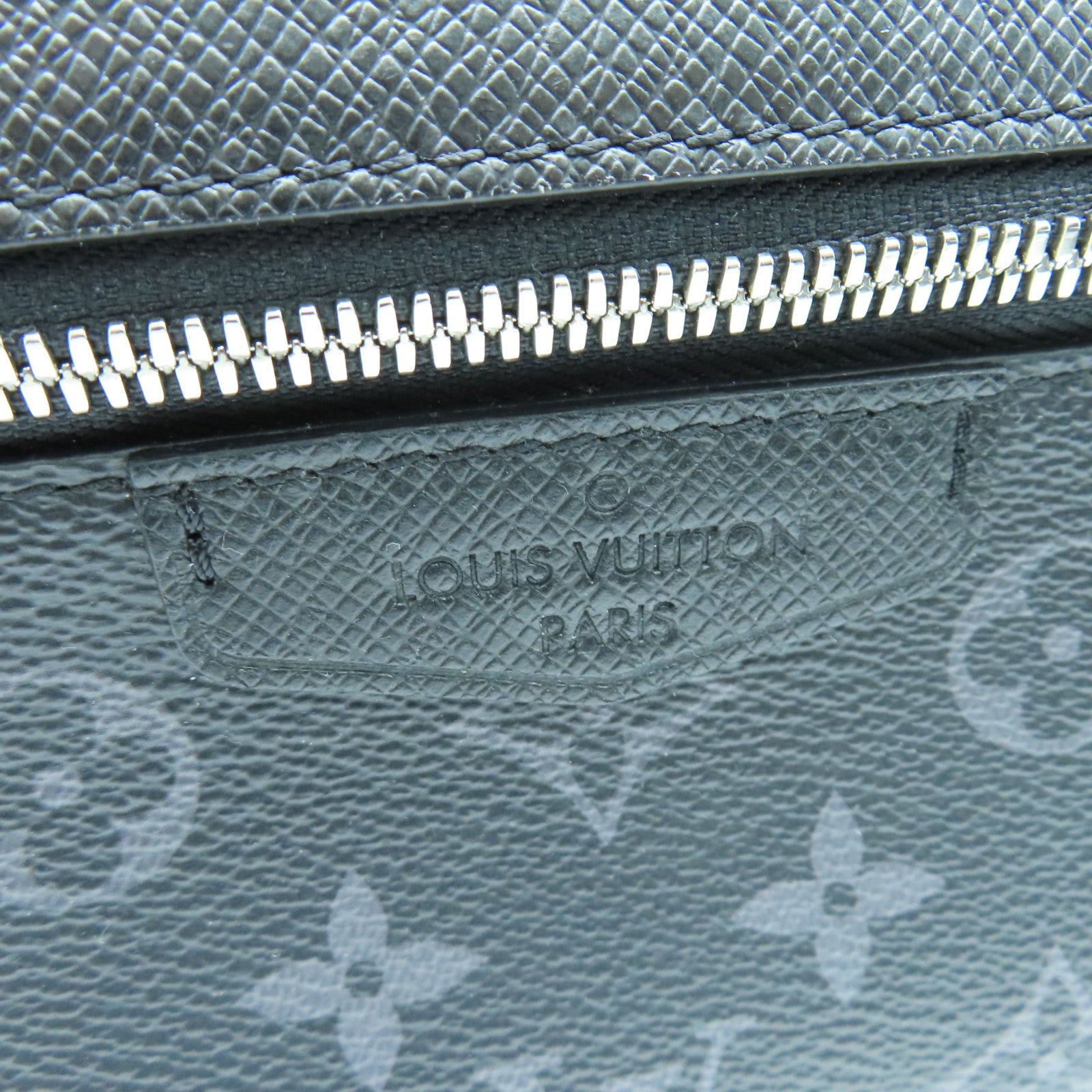 LOUIS VUITTON Monogram Graphite Outdoor Silver Buckle Shoulder Bag Black