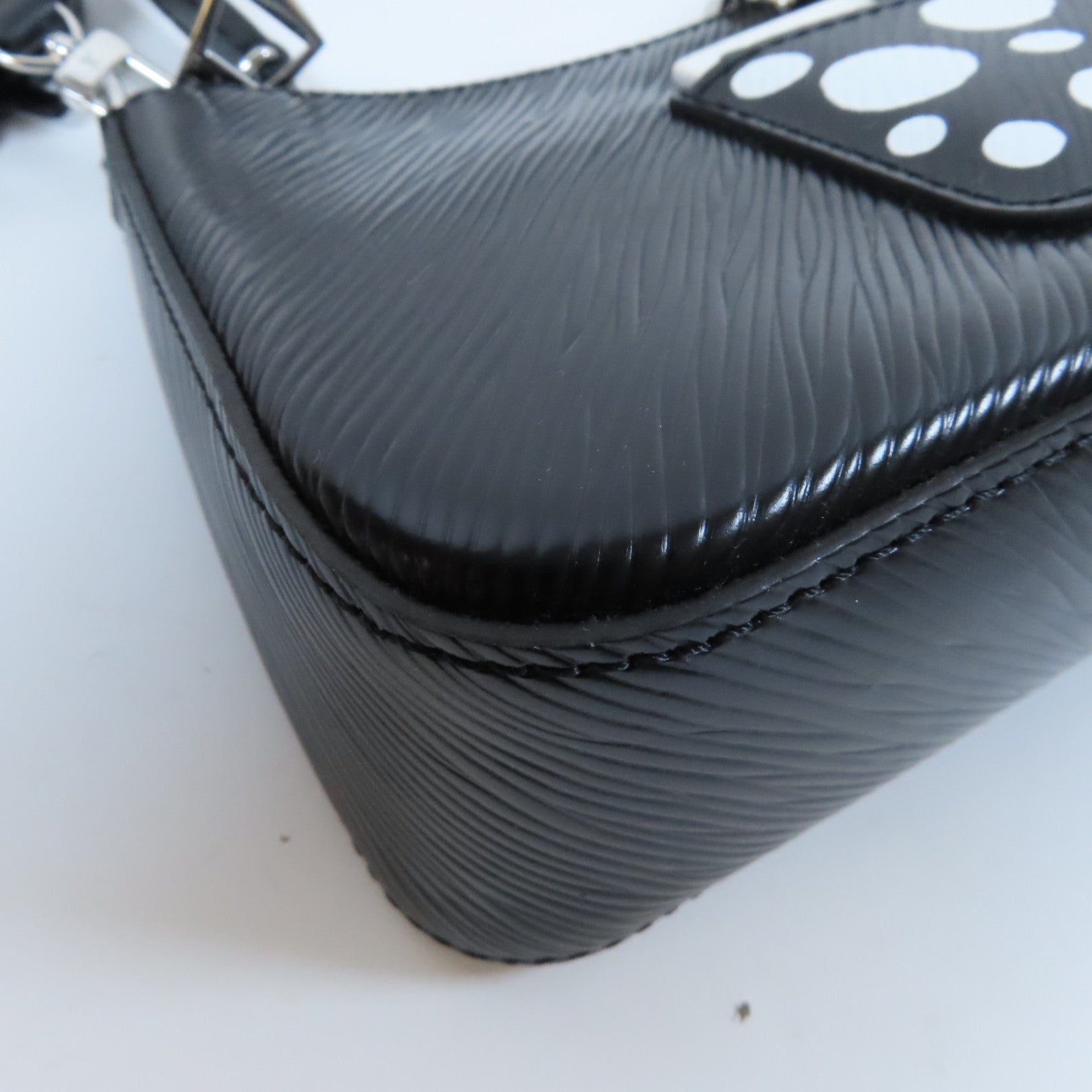 LOUIS VUITTON Epi皮革LV x YK Marellini銀扣手挽肩背兩用袋黑色