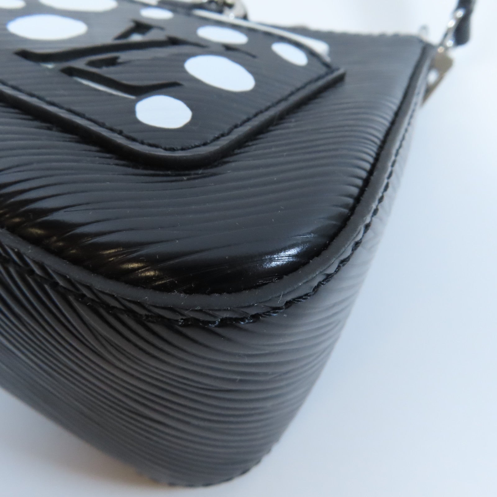 LOUIS VUITTON Epi皮革LV x YK Marellini銀扣手挽肩背兩用袋黑色