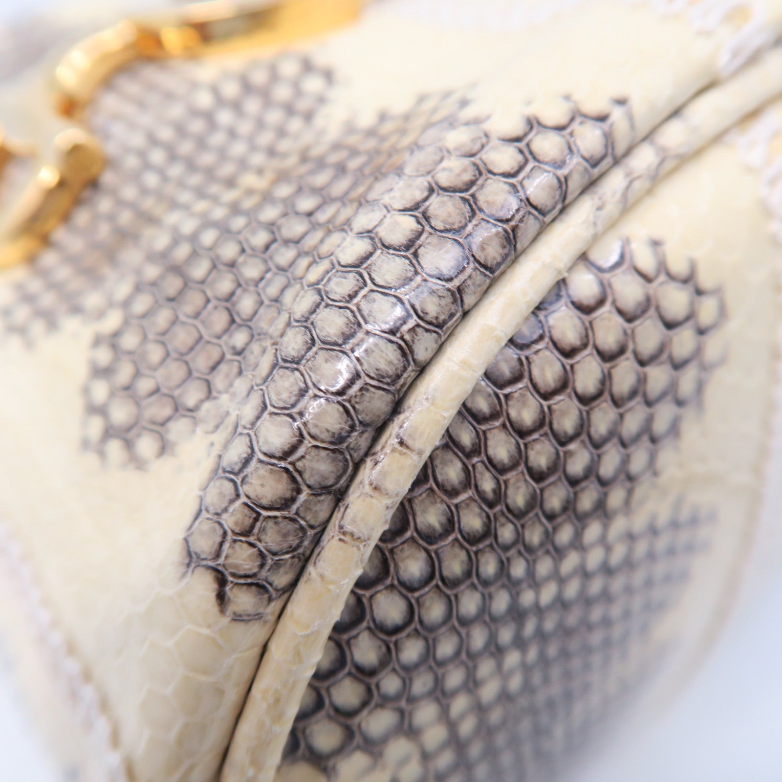 GUCCI 【激減優惠】蛇皮皮革Chain Shoulder銀扣鏈帶肩背袋米色