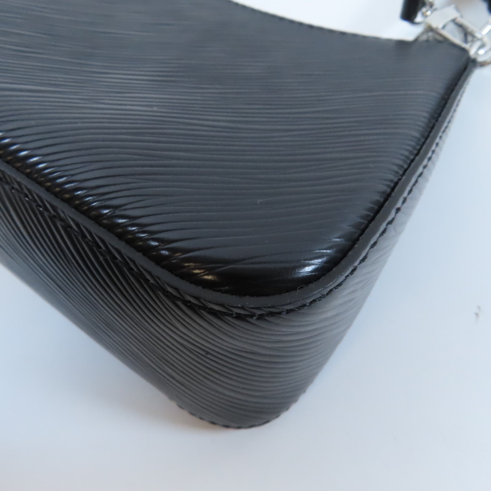 LOUIS VUITTON Epi皮革LV x YK Marellini銀扣手挽肩背兩用袋黑色