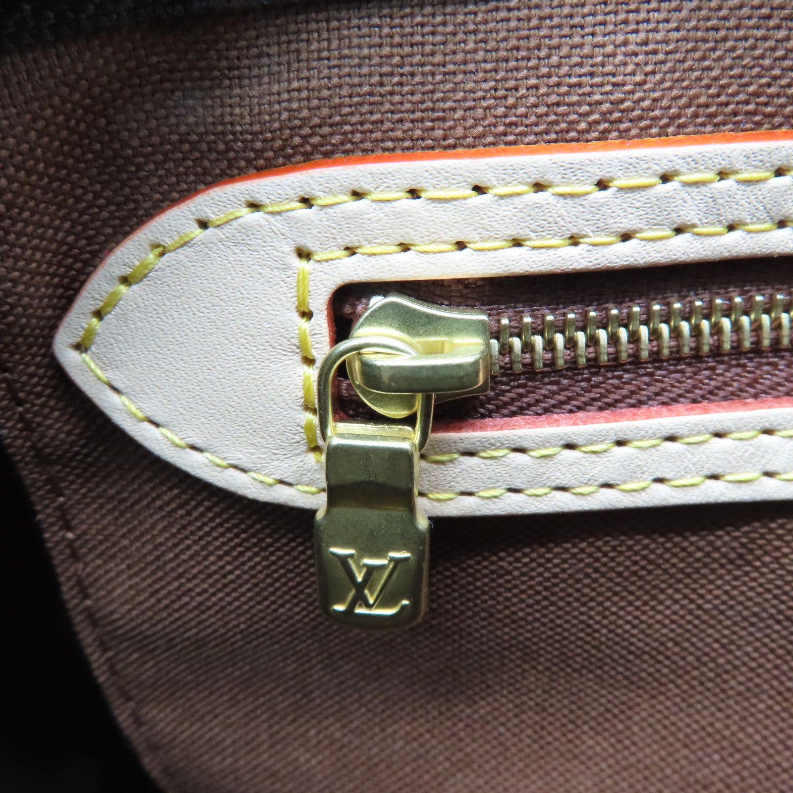 LOUIS VUITTON Monogram Speedy Bandouliere 25 gold buckle handle shoulder bag brown
