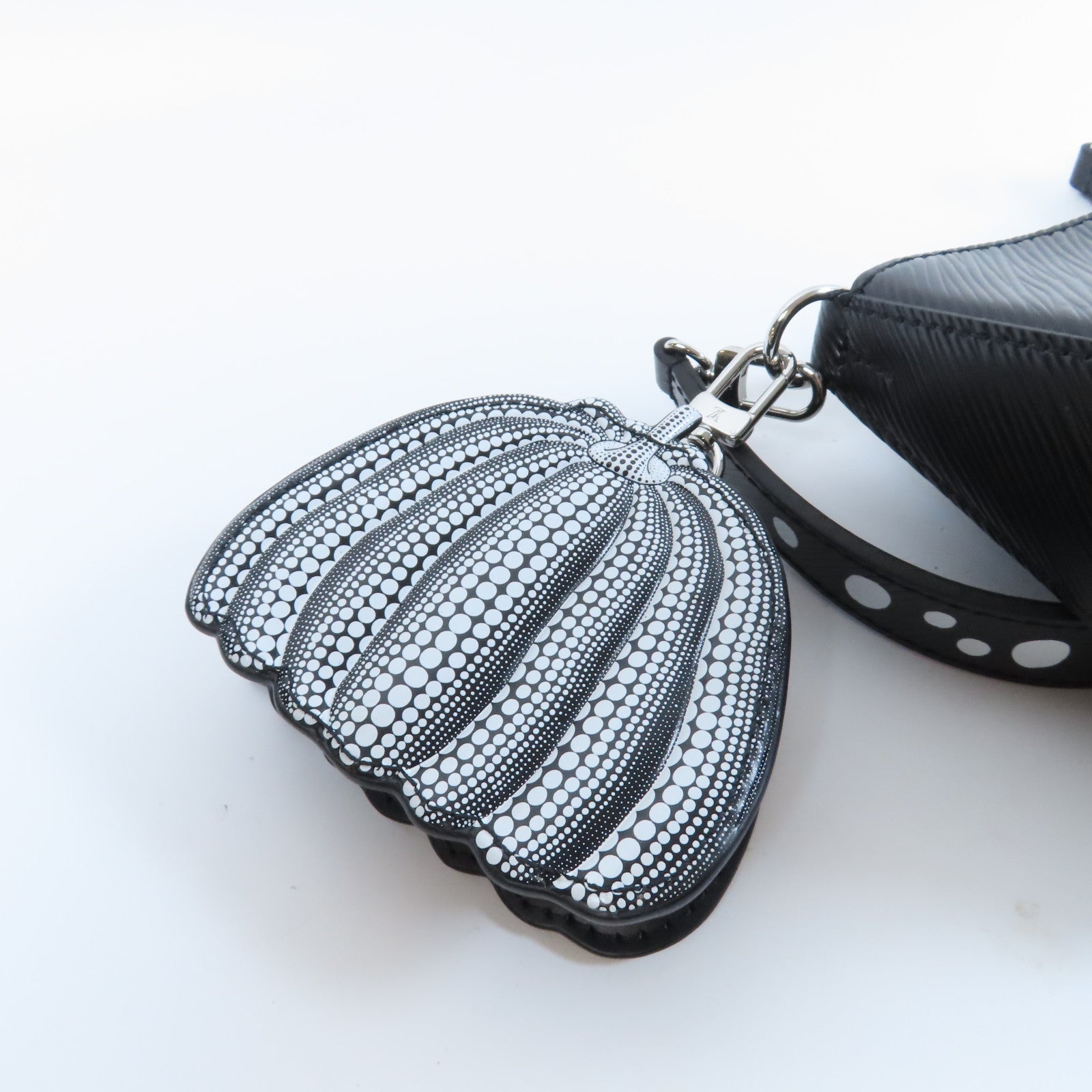 LOUIS VUITTON Epi皮革LV x YK Marellini銀扣手挽肩背兩用袋黑色