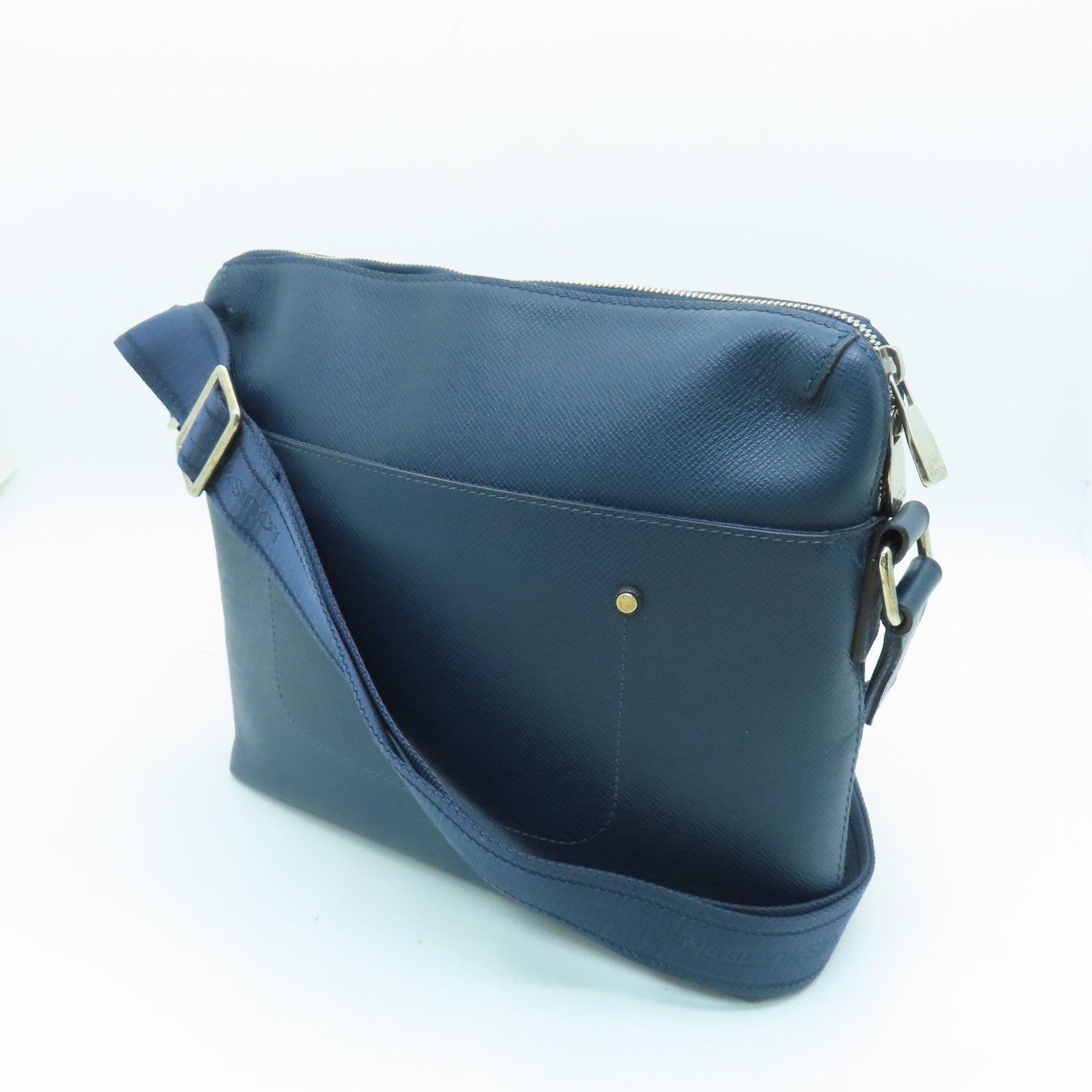 LOUIS VUITTON Taiga Grigori Messenger PM銀扣肩背袋深藍色