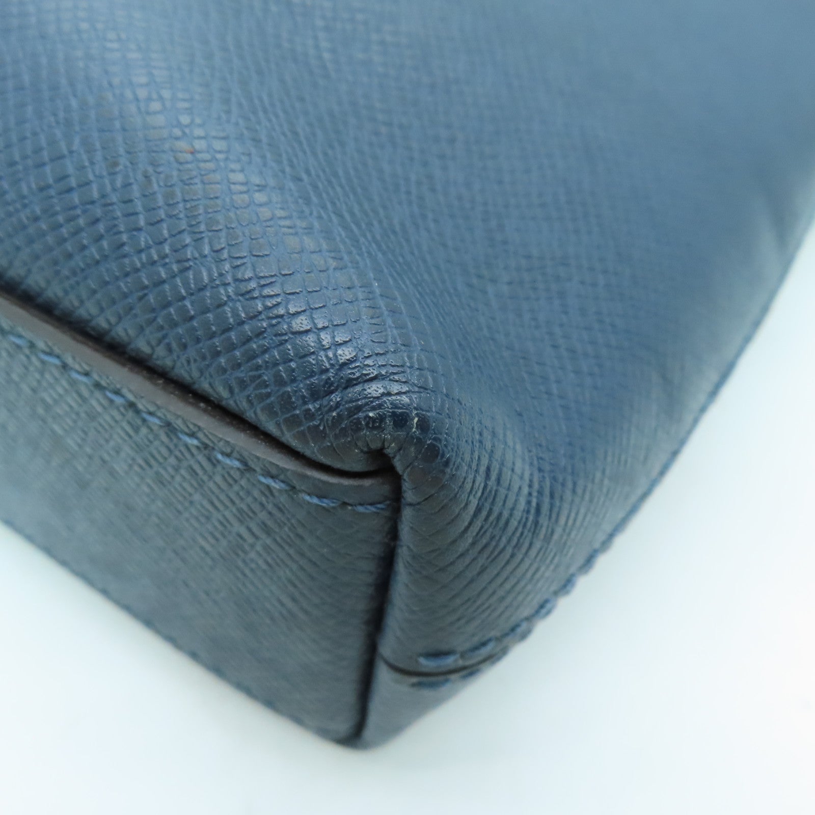 LOUIS VUITTON Taiga Grigori Messenger PM銀扣肩背袋深藍色