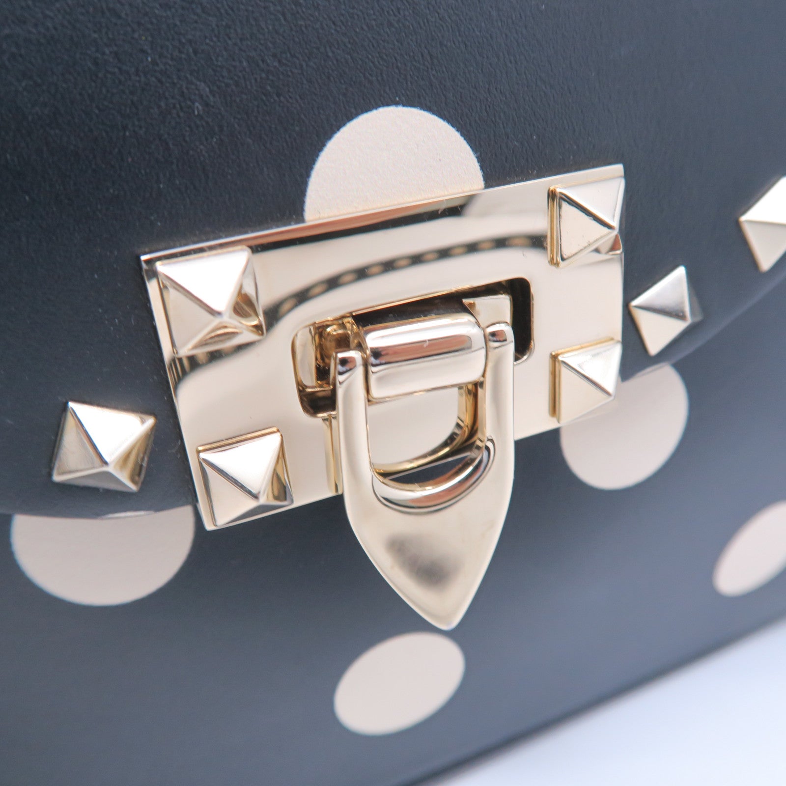 Valentino 牛皮皮革Shoulder Bag金扣肩背袋黑色