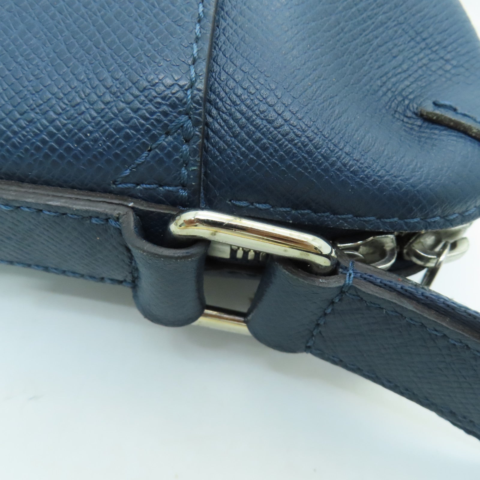 LOUIS VUITTON Taiga Grigori Messenger PM銀扣肩背袋深藍色