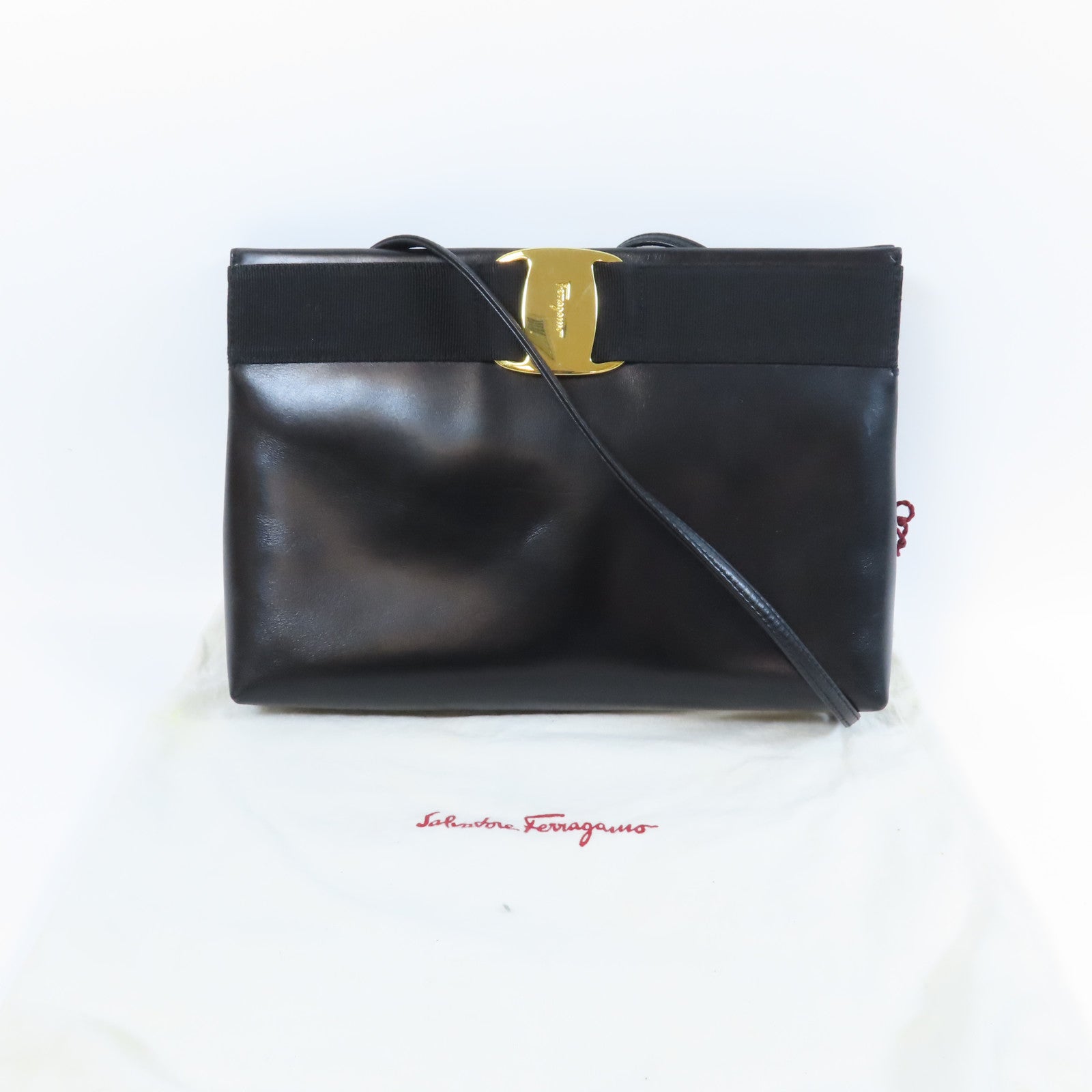 Salvatore Ferragamo 牛皮皮革Shoulder Bag金扣肩背袋黑色