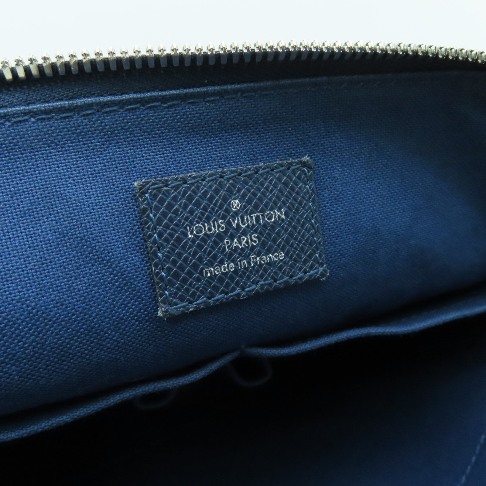 LOUIS VUITTON Taiga Grigori Messenger PM銀扣肩背袋深藍色