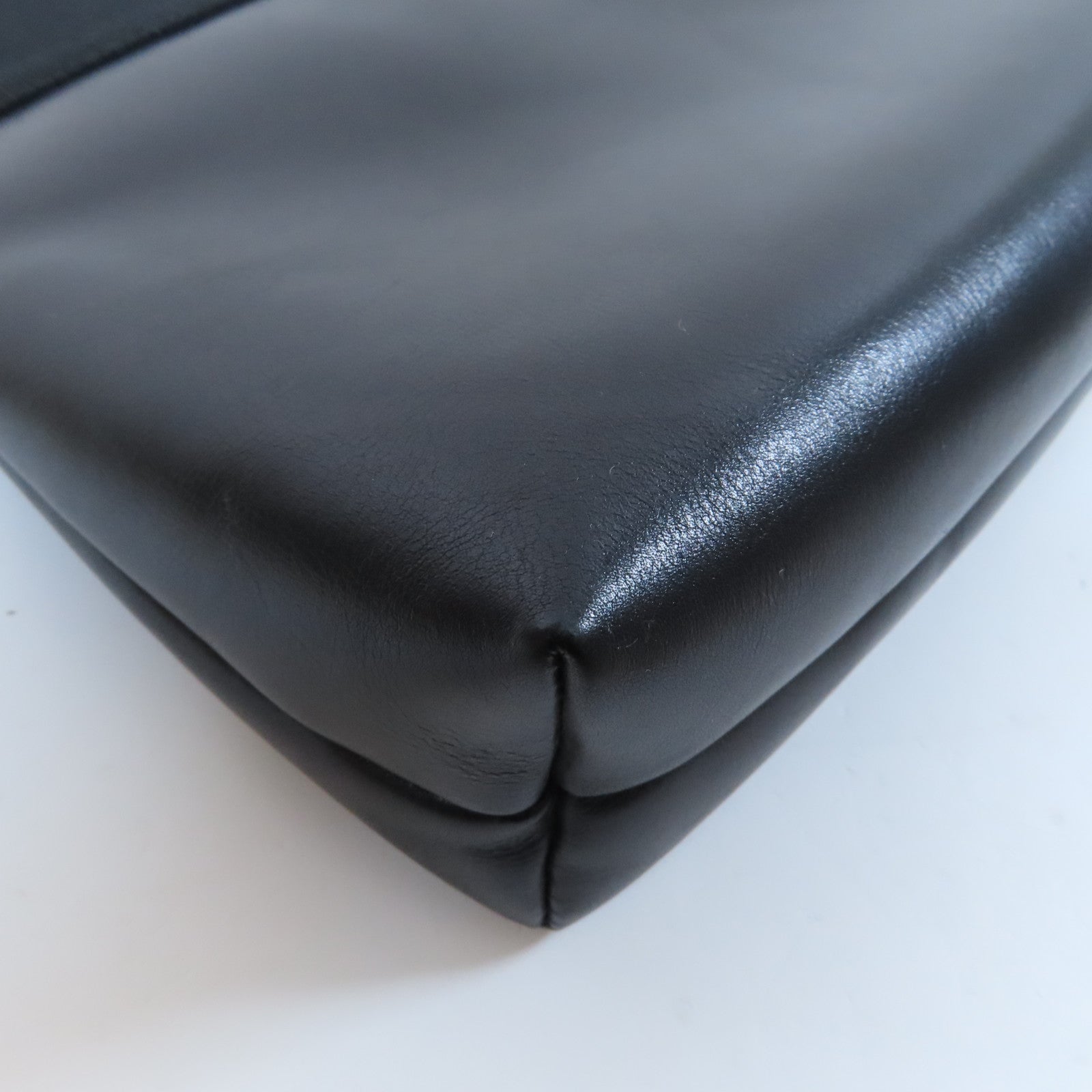 Salvatore Ferragamo 牛皮皮革Shoulder Bag金扣肩背袋黑色
