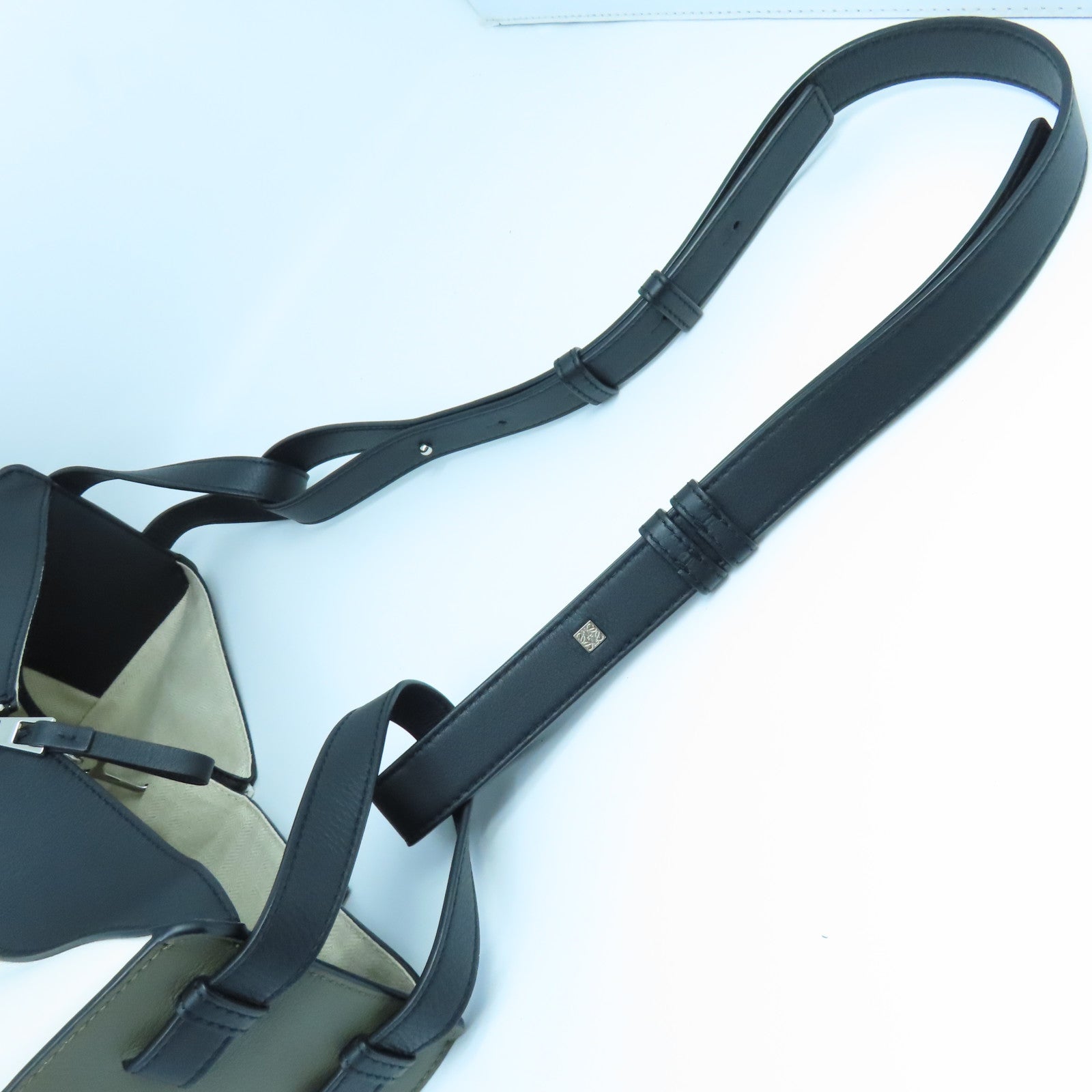 LOEWE 牛皮皮革Hammock銀扣手挽肩背兩用袋白色綠色黑色
