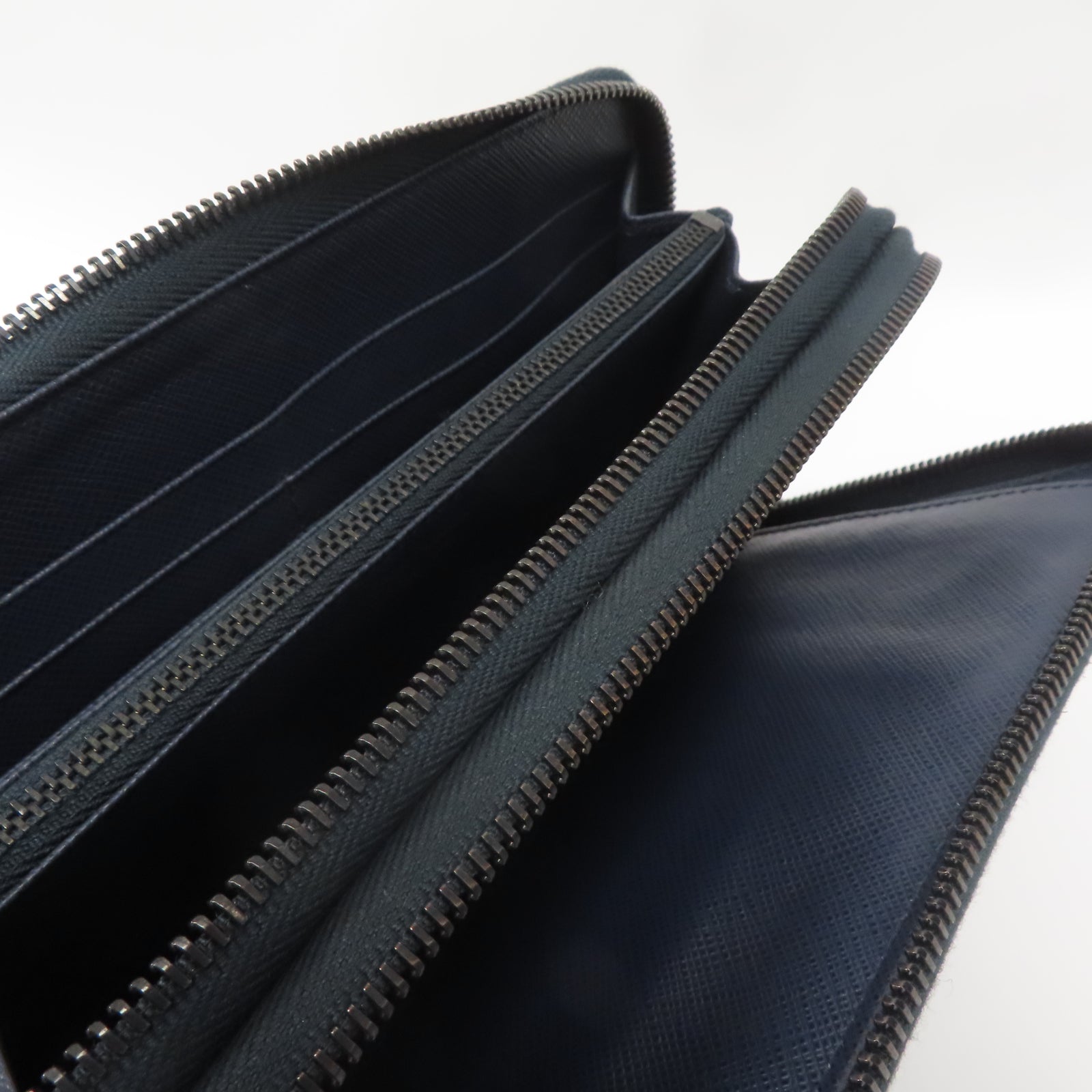 PRADA Saffiano皮革Zipper Long Wallet銀扣錢包藍色