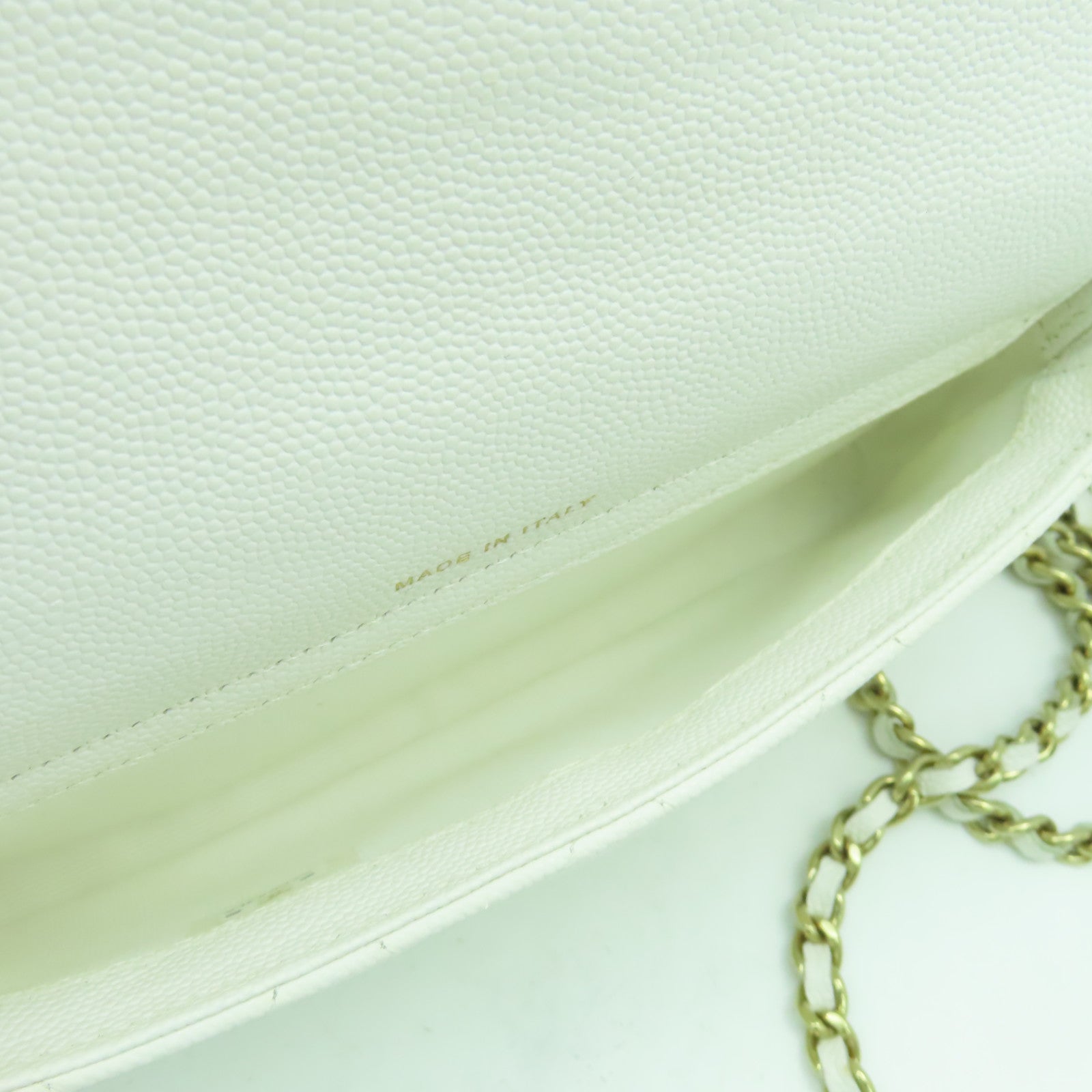 CHANEL 菱格Caviar皮革Phone Holder With Chain金扣鏈帶肩背袋白色