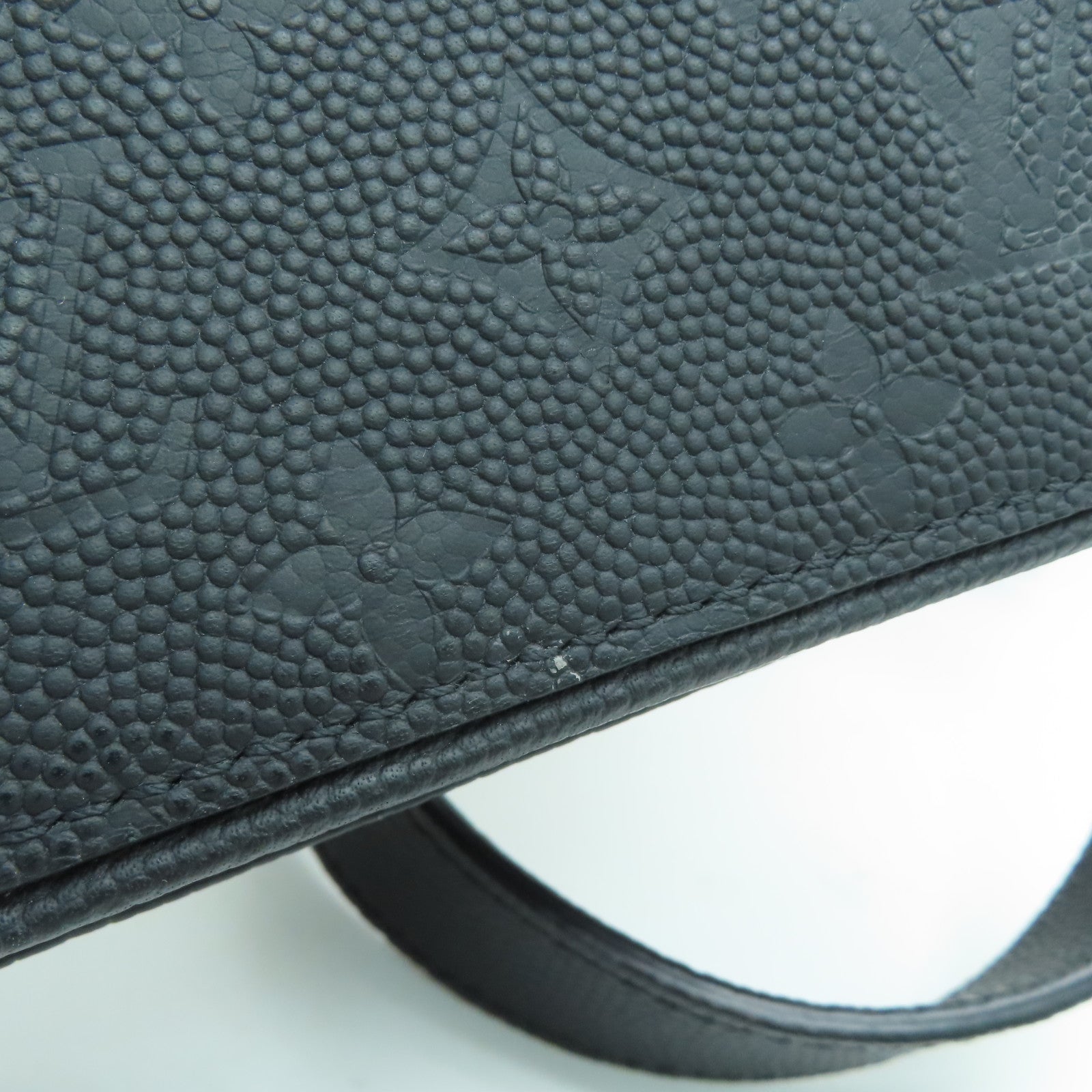LOUIS VUITTON 【激减优惠】Monogram Empreinte LVXNBA Studio Messenger金扣肩背袋黑色