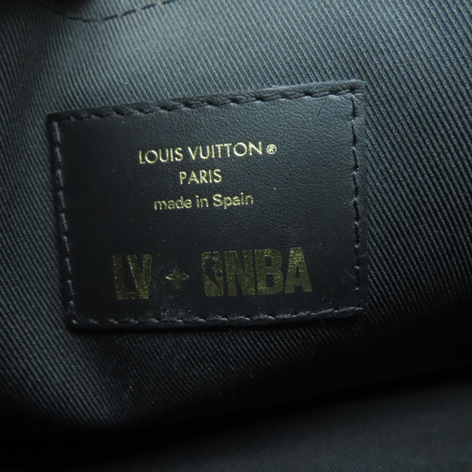 LOUIS VUITTON 【激减优惠】Monogram Empreinte LVXNBA Studio Messenger金扣肩背袋黑色