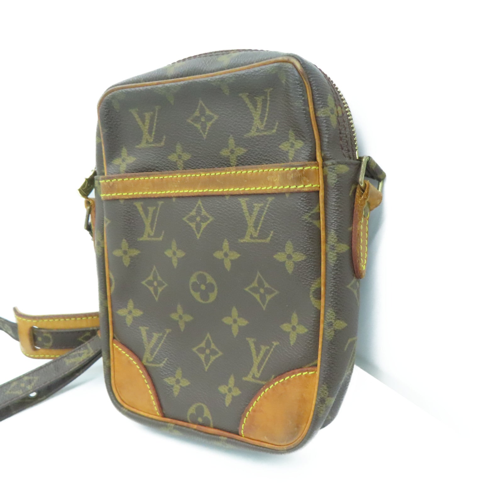 LOUIS VUITTON Monogram Danube金扣肩背袋啡色