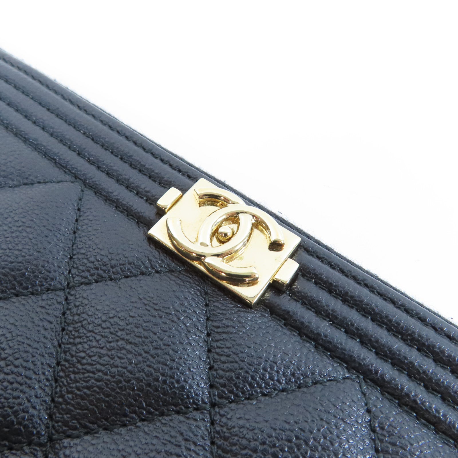 CHANEL 菱格Caviar皮革Pouch金扣手拿包黑色