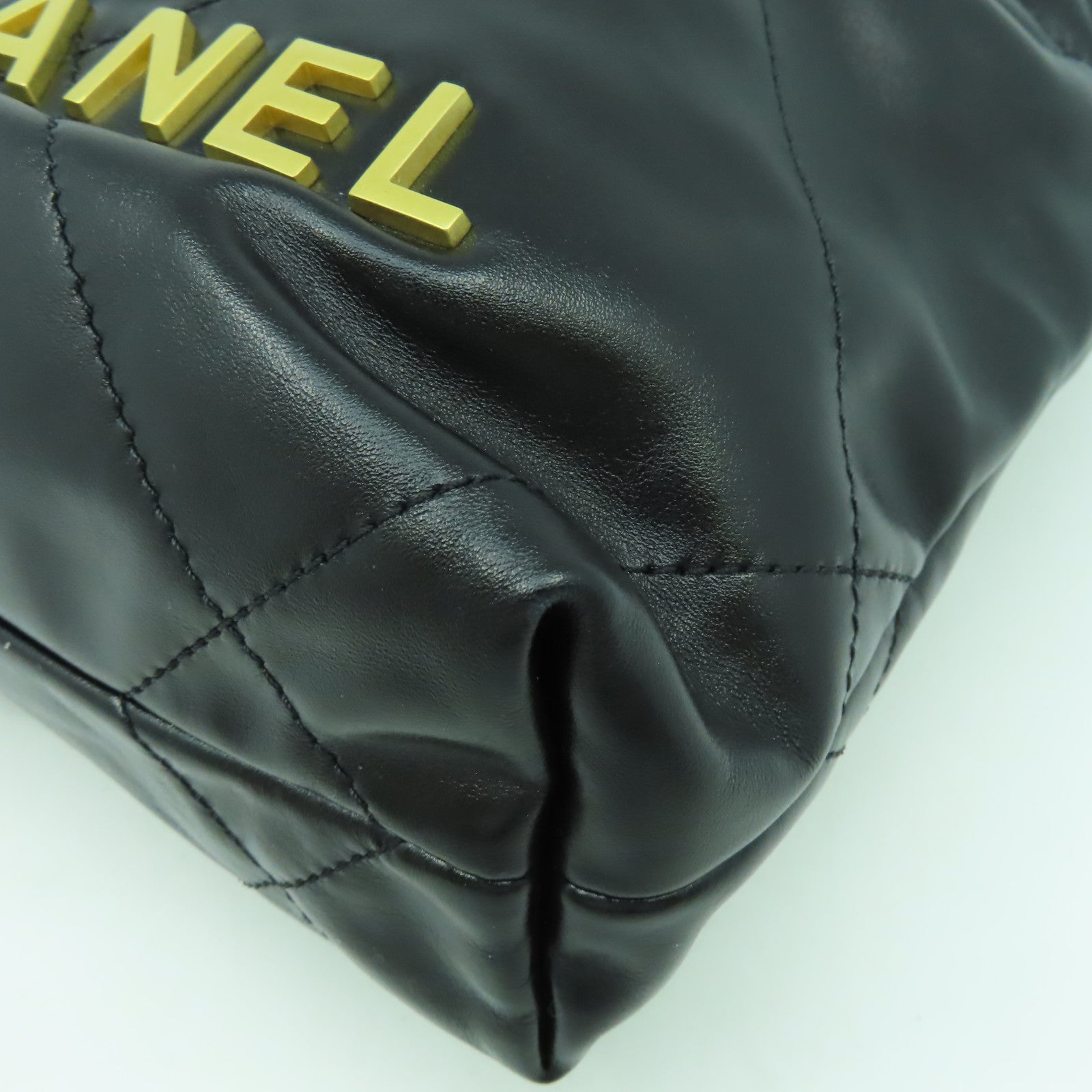 CHANEL 菱格牛皮皮革Mini 22金扣手挽肩背兩用袋黑色