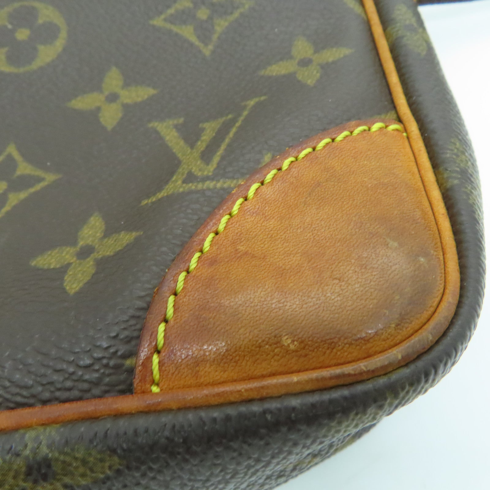 LOUIS VUITTON Monogram Danube金扣肩背袋啡色