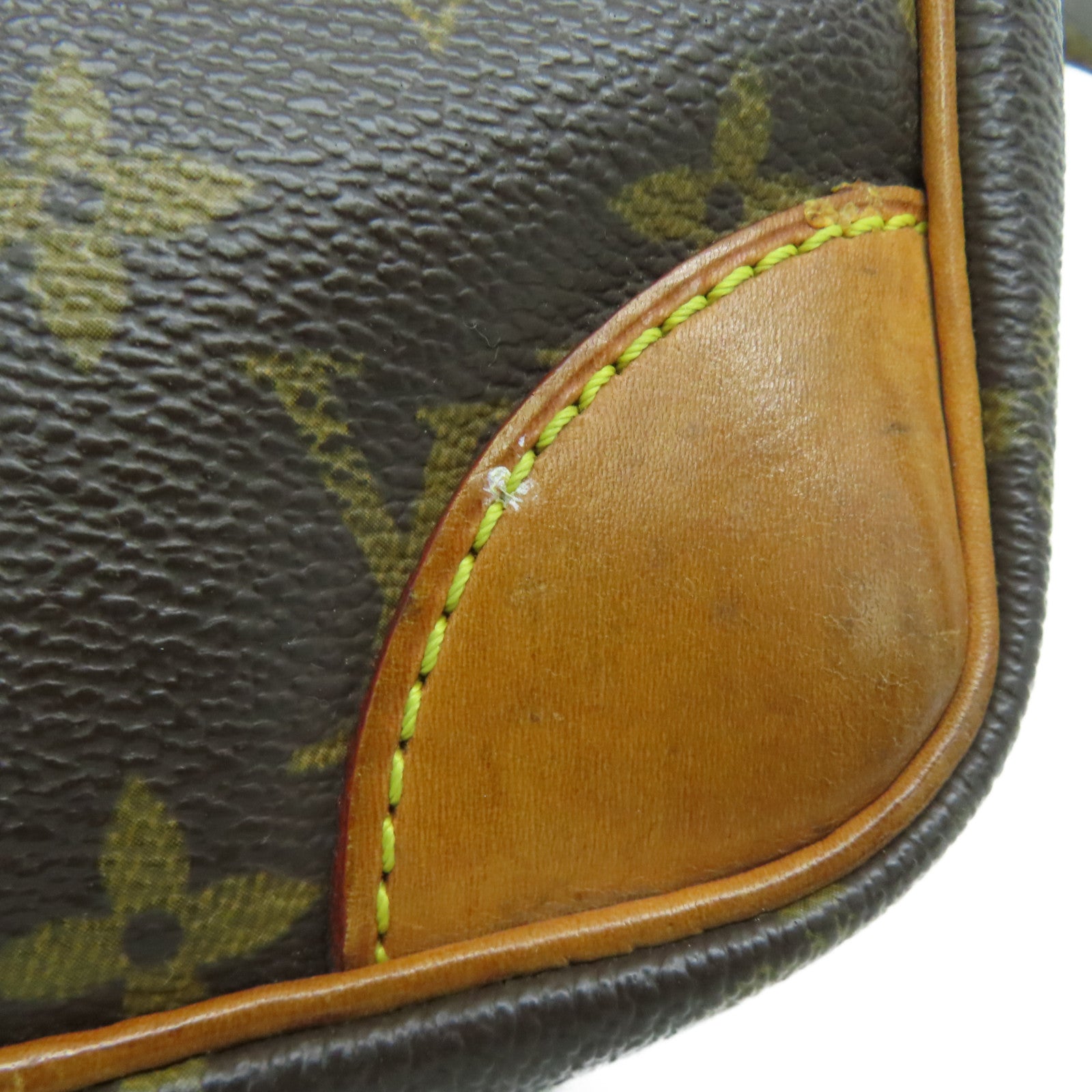 LOUIS VUITTON Monogram Danube金扣肩背袋啡色