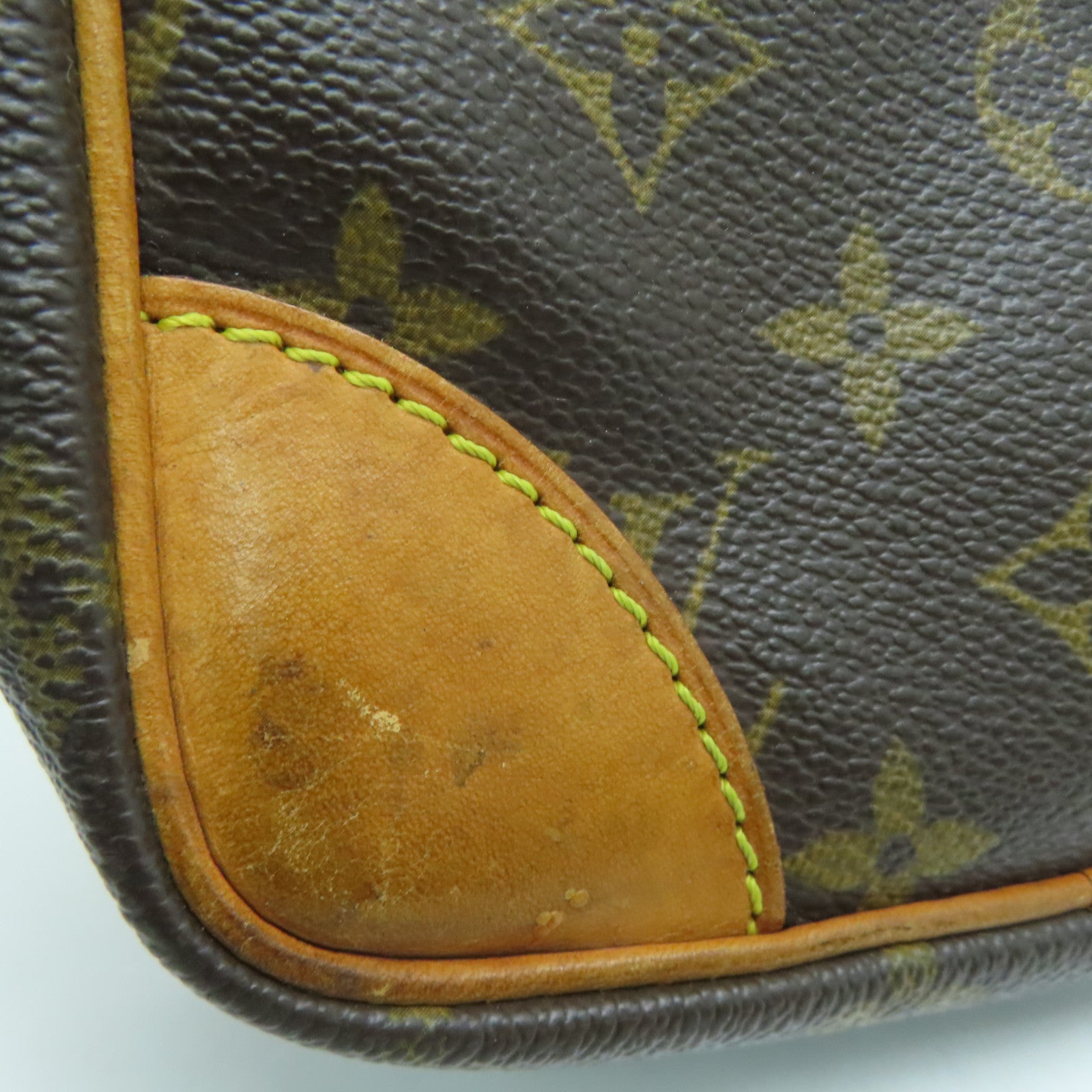 LOUIS VUITTON Monogram Danube金扣肩背袋啡色