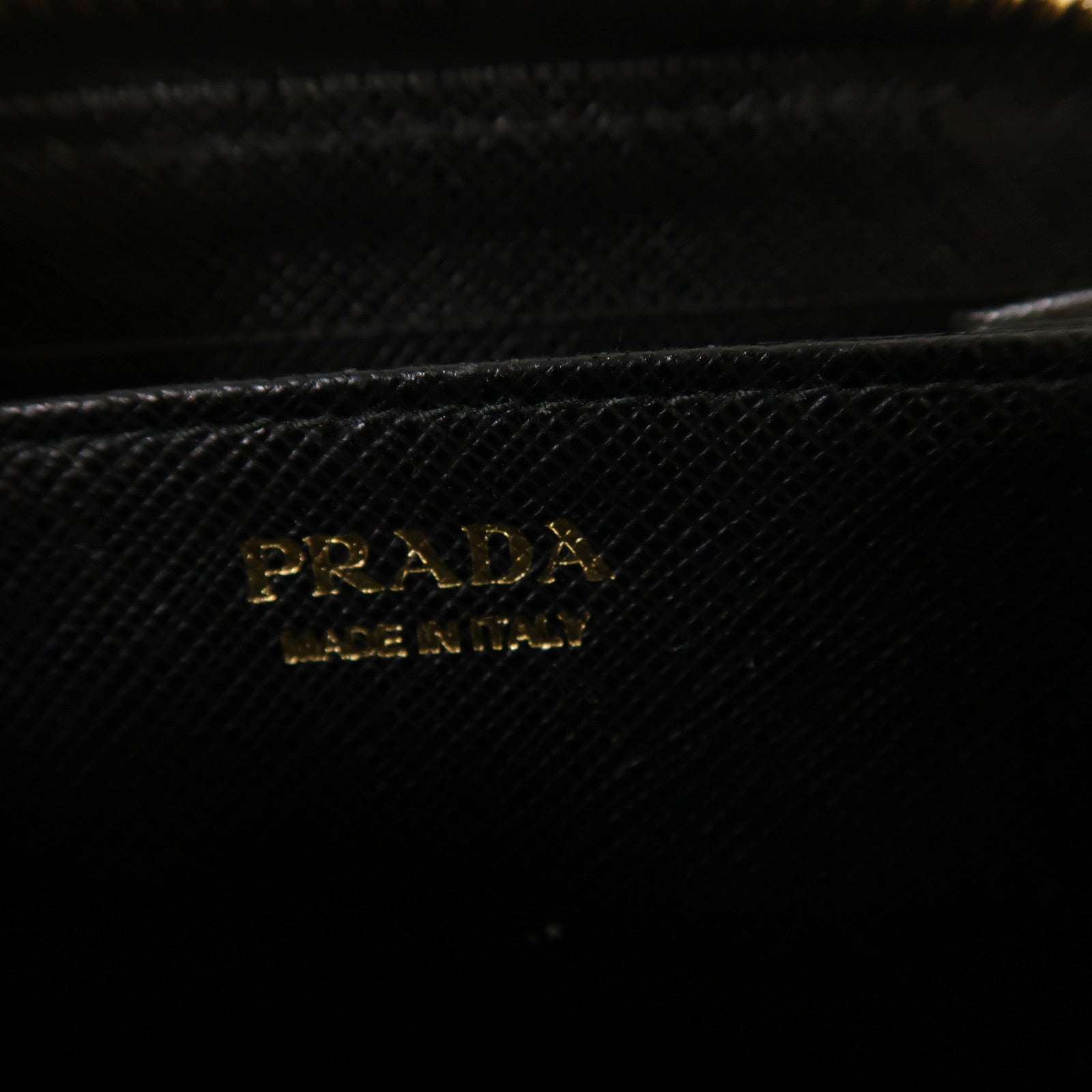 PRADA Saffiano皮革Card Case/Coin Case金扣卡片套/零錢包黑色