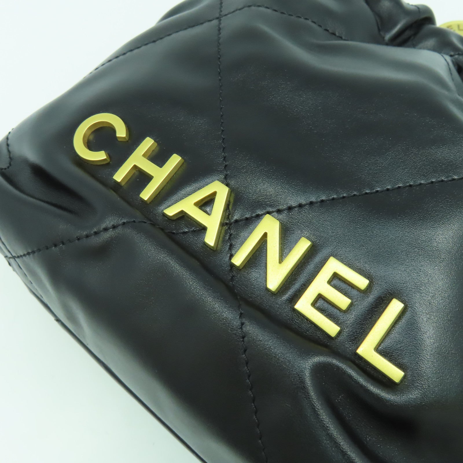 CHANEL 菱格牛皮皮革Mini 22金扣手挽肩背兩用袋黑色
