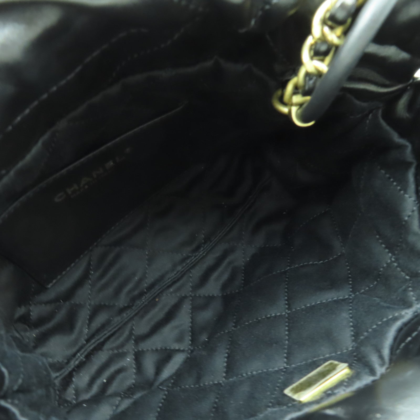 CHANEL 菱格牛皮皮革Mini 22金扣手挽肩背兩用袋黑色