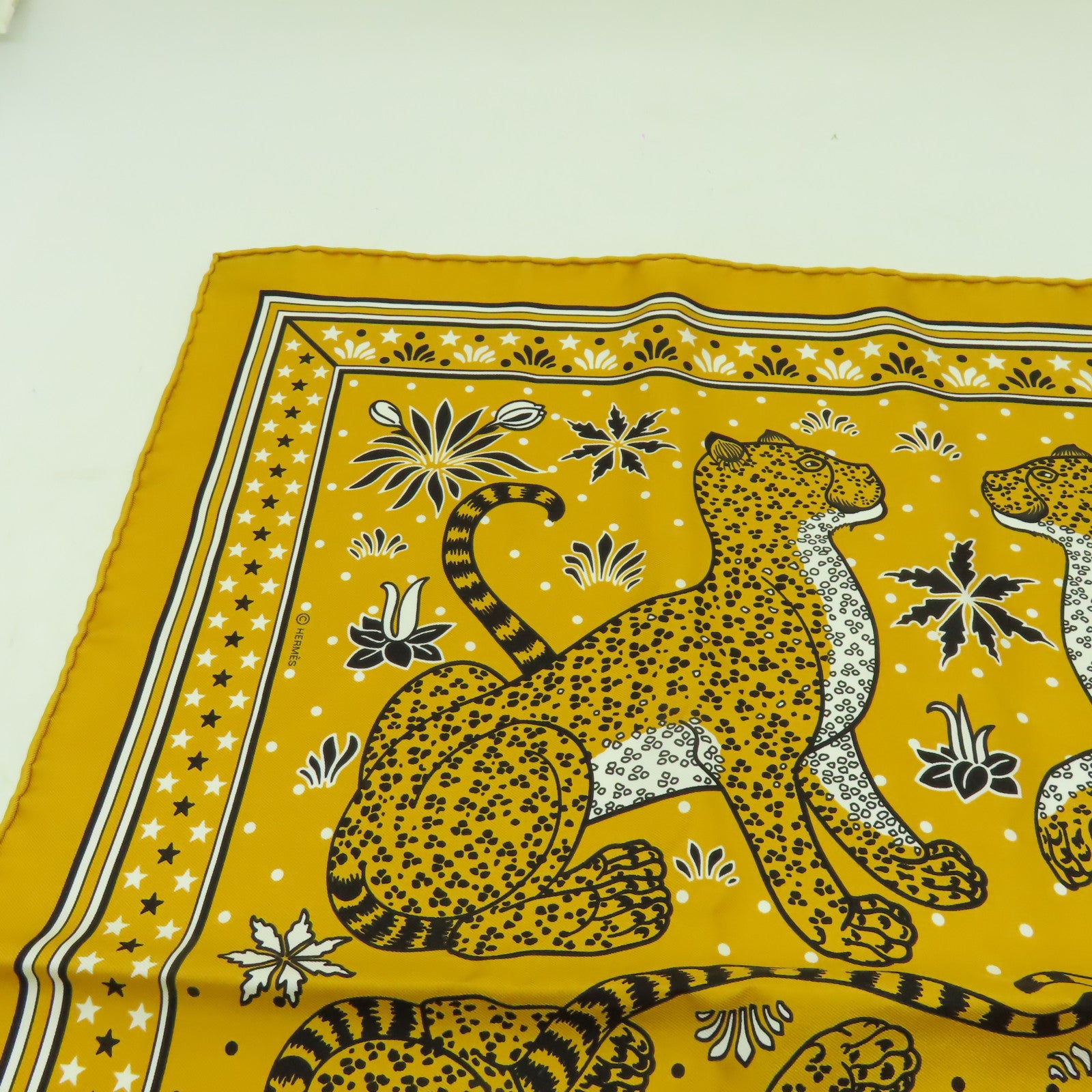 HERMES 【激減優惠】絲質Scarf圍巾黃色