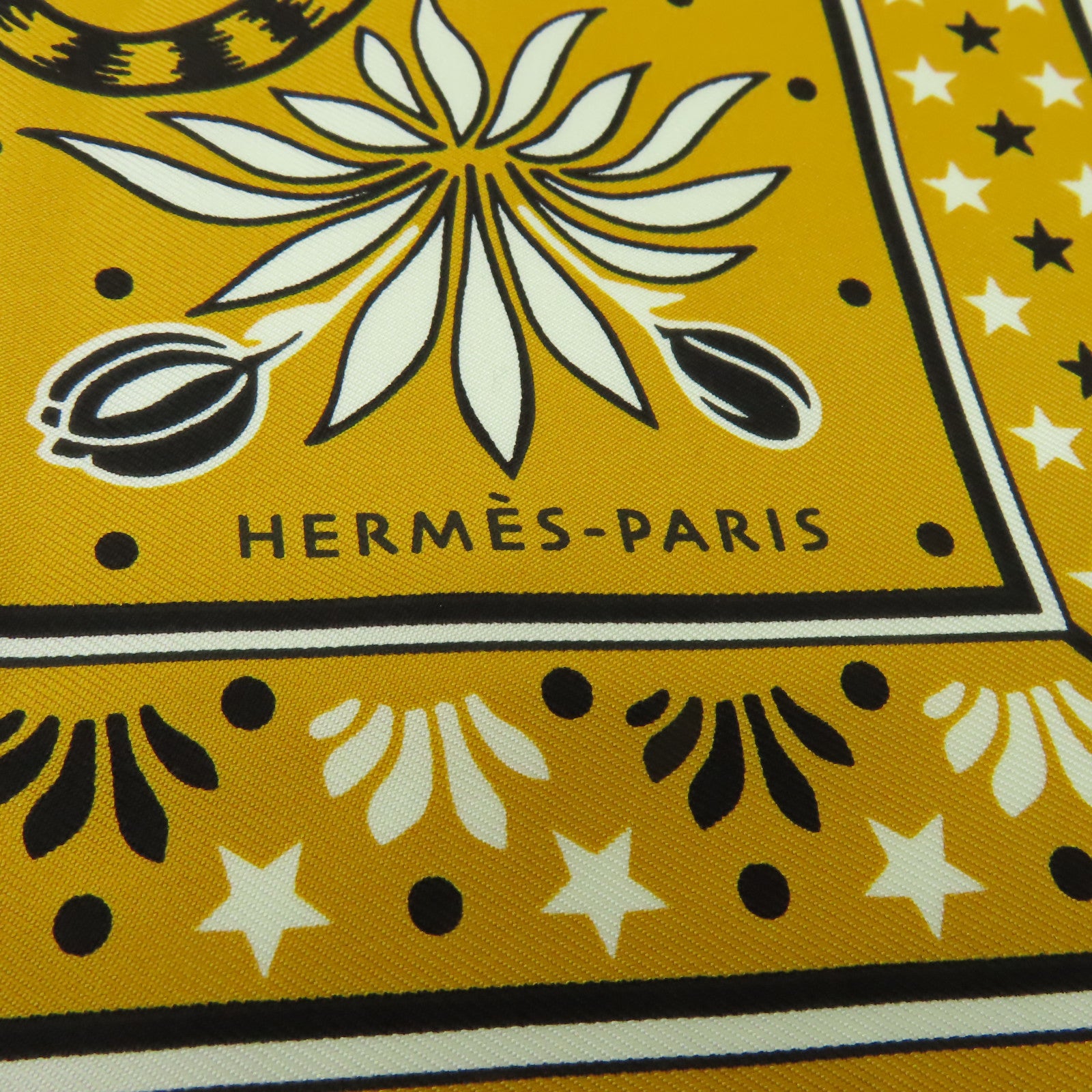 HERMES 【激減優惠】絲質Scarf圍巾黃色